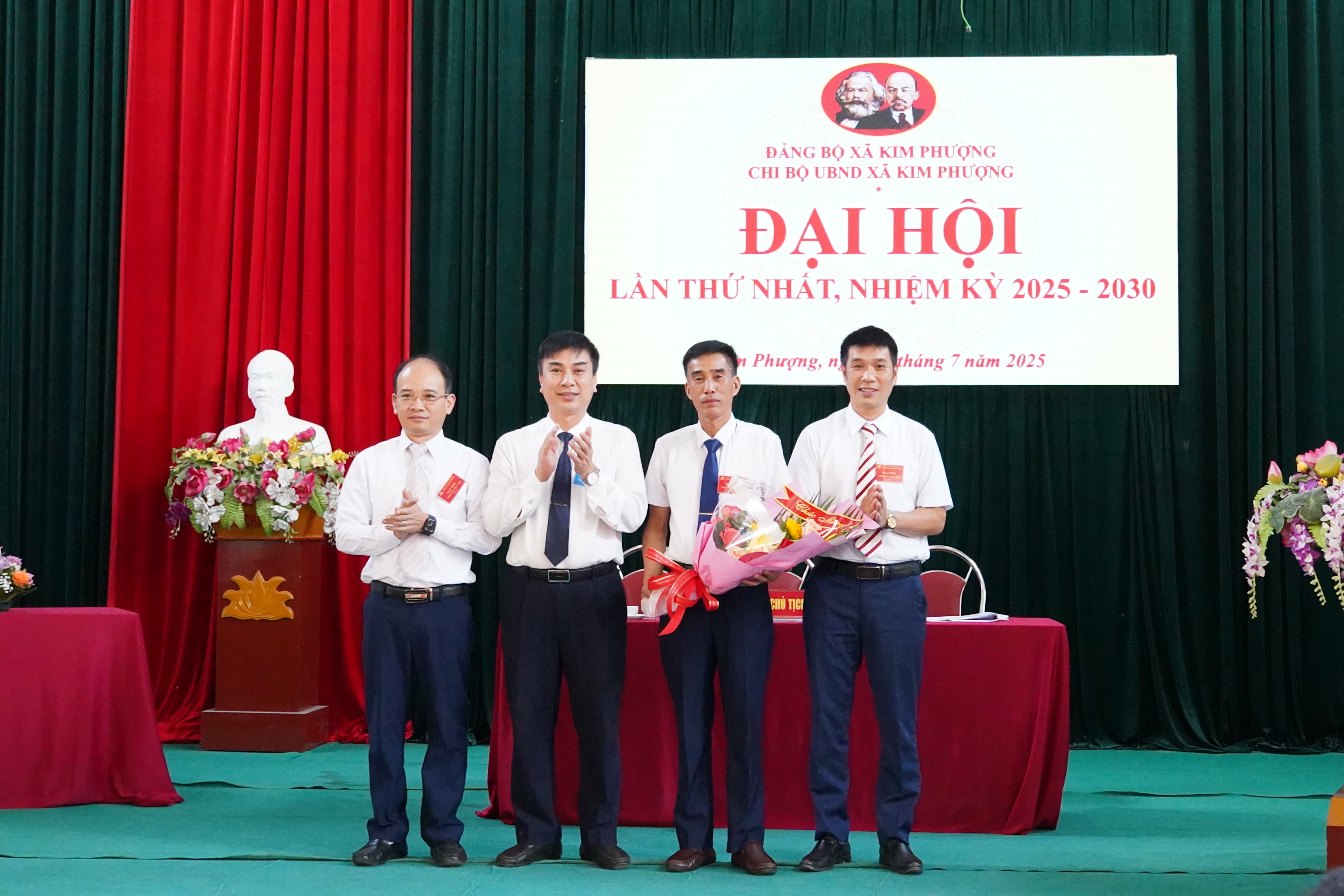 Đại hội Chi bộ UBND xã Kim Phượng tổ lần thứ nhất, nhiệm kỳ 2025 – 2030