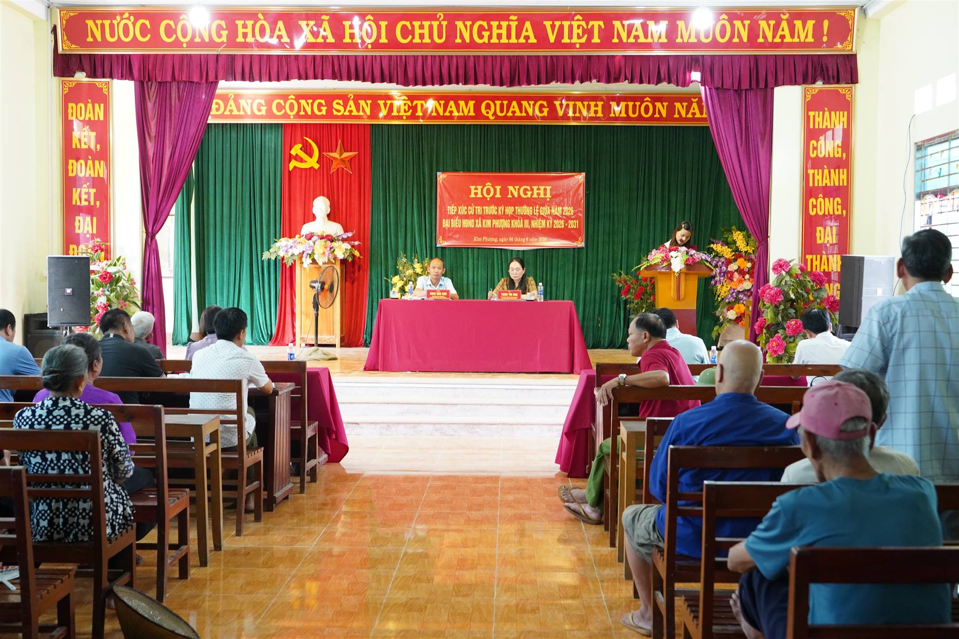 ĐẠI BIỂU HĐND XÃ KIM PHƯỢNG ĐƠN VỊ BẦU CỬ SỐ 02 TIẾP XÚC CỬ TRI XÓM ĐỒNG ĐÌNH VÀ KIM SƠN
