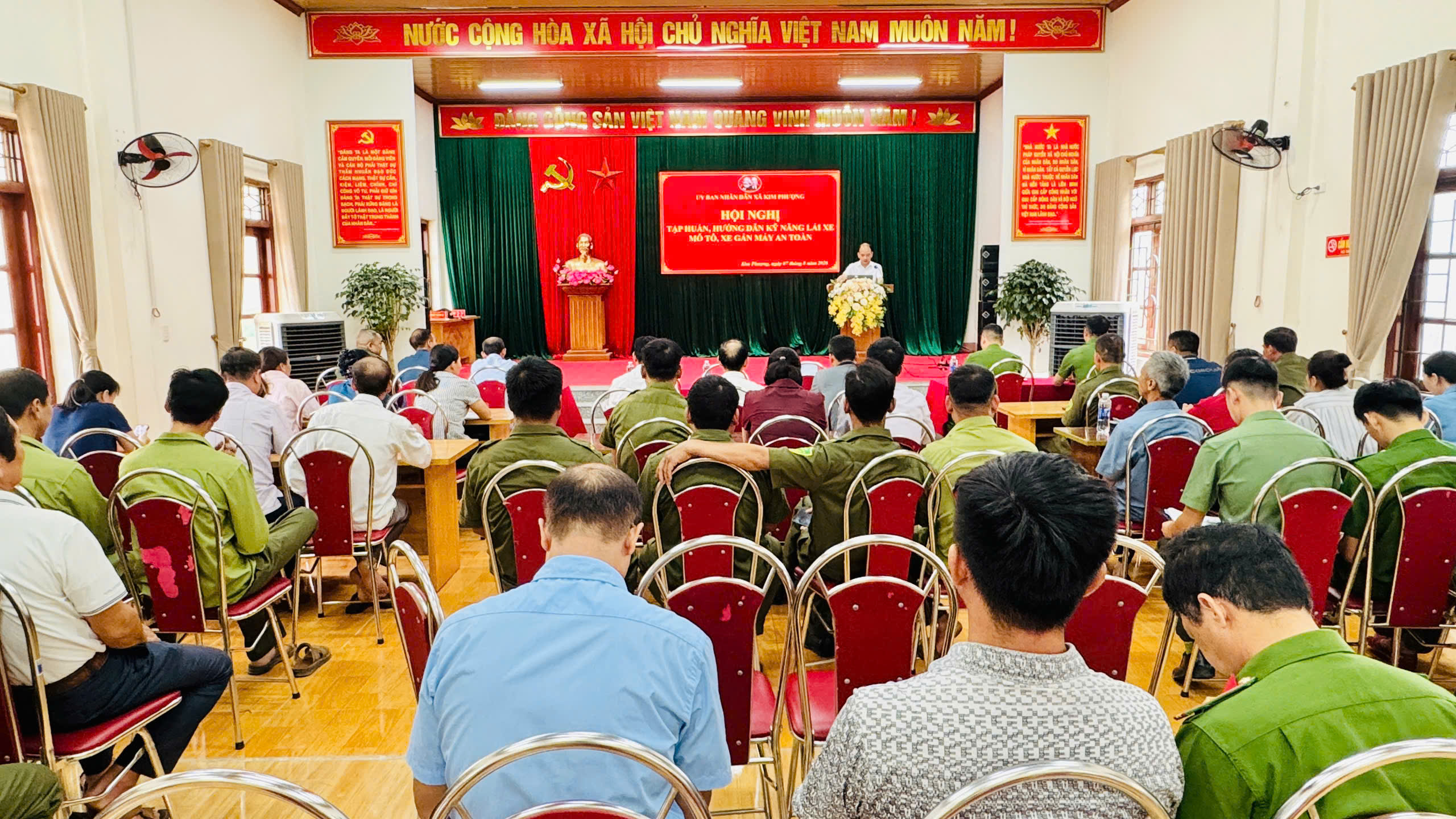 TẬP HUẤN KỸ NĂNG LÁI XE MÔ TÔ, XE GẮN MÁY AN TOÀN