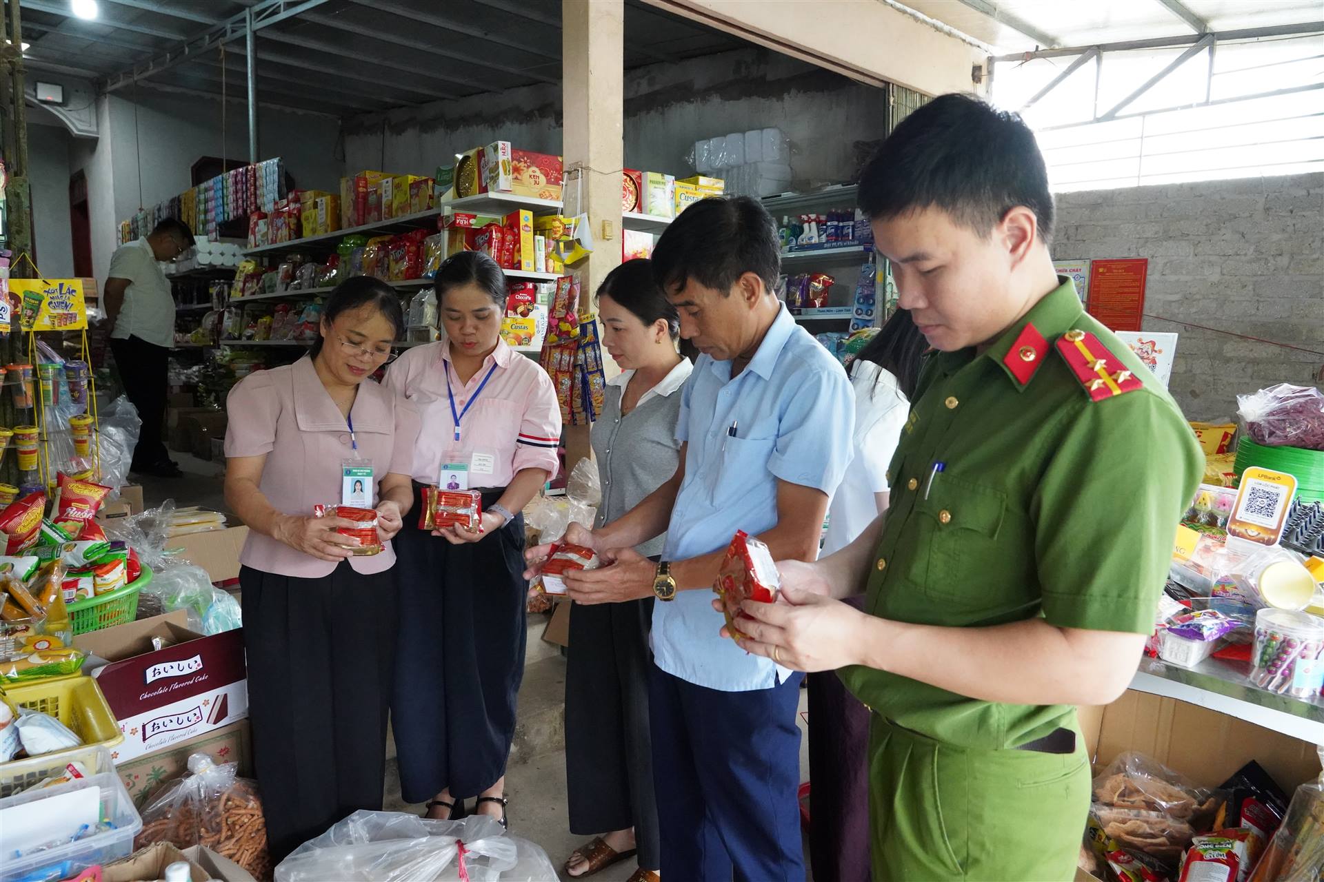 XÃ KIM PHƯỢNG TĂNG CƯỜNG KIỂM TRA AN TOÀN THỰC PHẨM DỊP TẾT TRUNG THU NĂM 2026