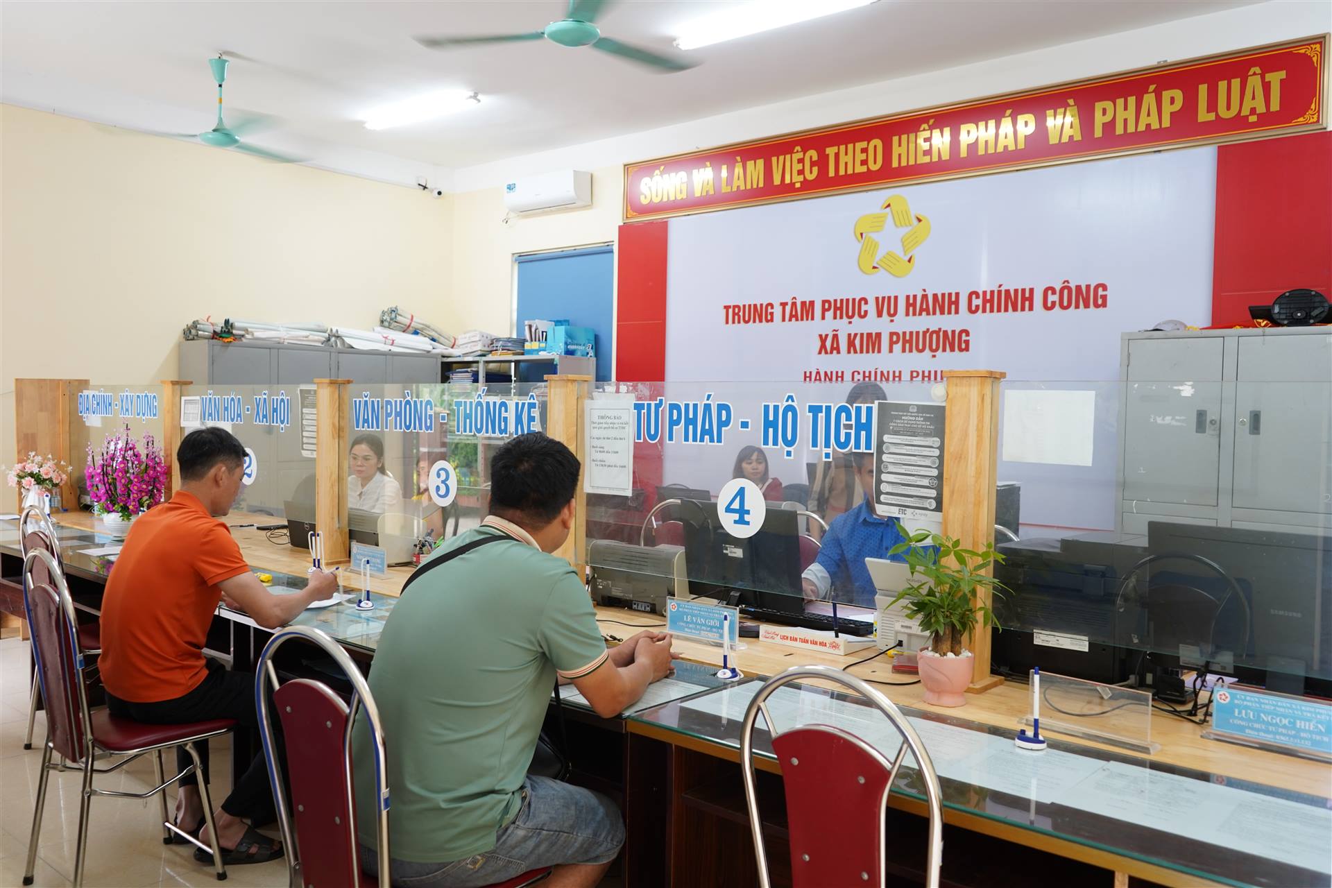 Trung tâm Phục vụ hành chính công xã Kim Phượng hướng dẫn nộp hồ sơ giải quyết thủ tục hành chính trên Cổng dịch vụ công quốc gia