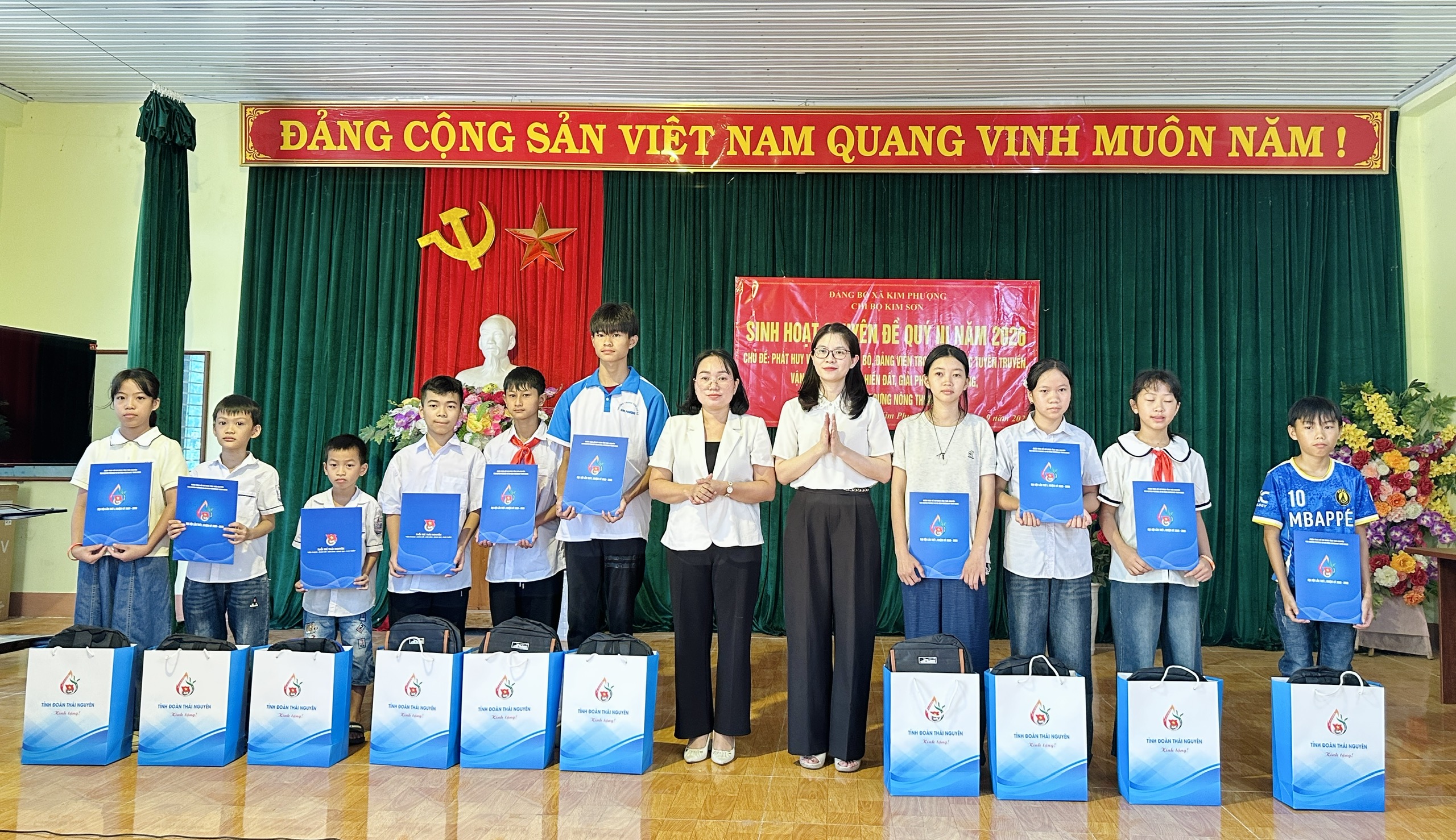 Anh-tin-bai