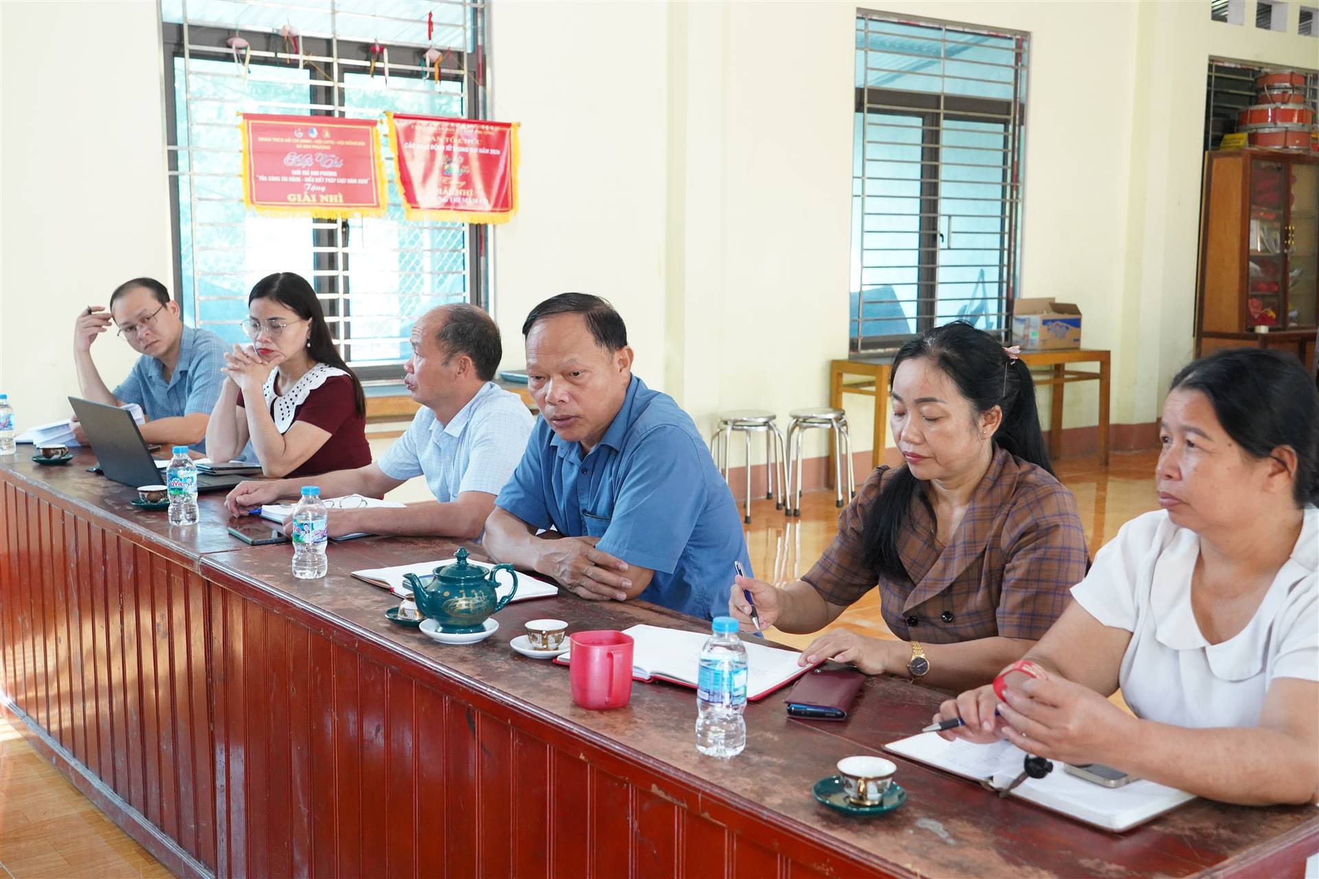 Anh-tin-bai