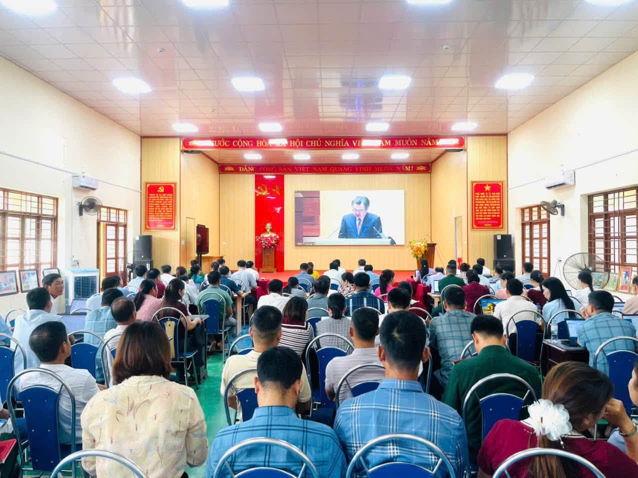 BÌNH THÀNH  THAM DỰ HỘI NGHỊ TRỰC TUYẾN TOÀN QUỐC QUÁN TRIỆT NGHỊ QUYẾT HỘI NGHỊ LẦN THỨ BA BAN CHẤP HÀNH TRUNG ƯƠNG ĐẢNG KHÓA XIV