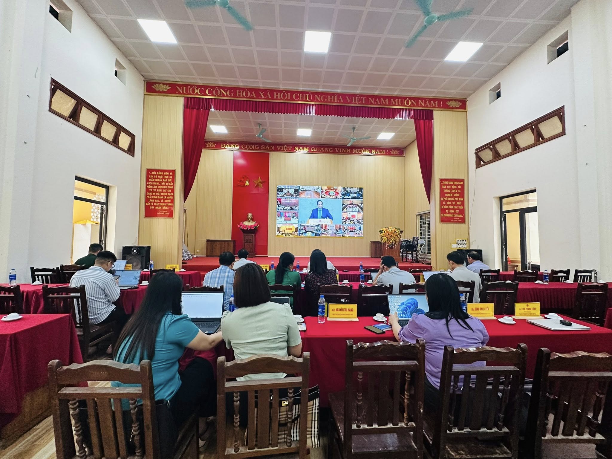 XÃ BÌNH THÀNH THAM DỰ HỘI NGHỊ TẬP HUẤN TRỰC TUYẾN VỀ CÔNG TÁC PHÒNG, CHỐNG THIÊN TAI NĂM 2026