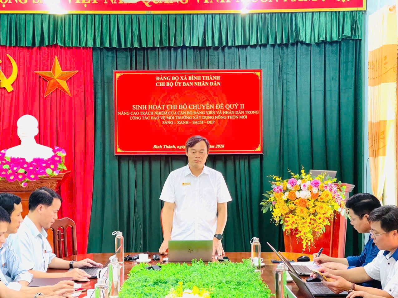 CHI BỘ UBND XÃ BÌNH THÀNH TỔ CHỨC SINH HOẠT CHUYÊN ĐỀ QUÝ II NĂM 2026