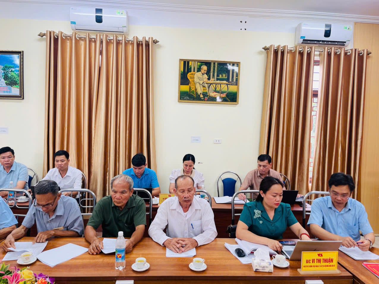 Anh-tin-bai