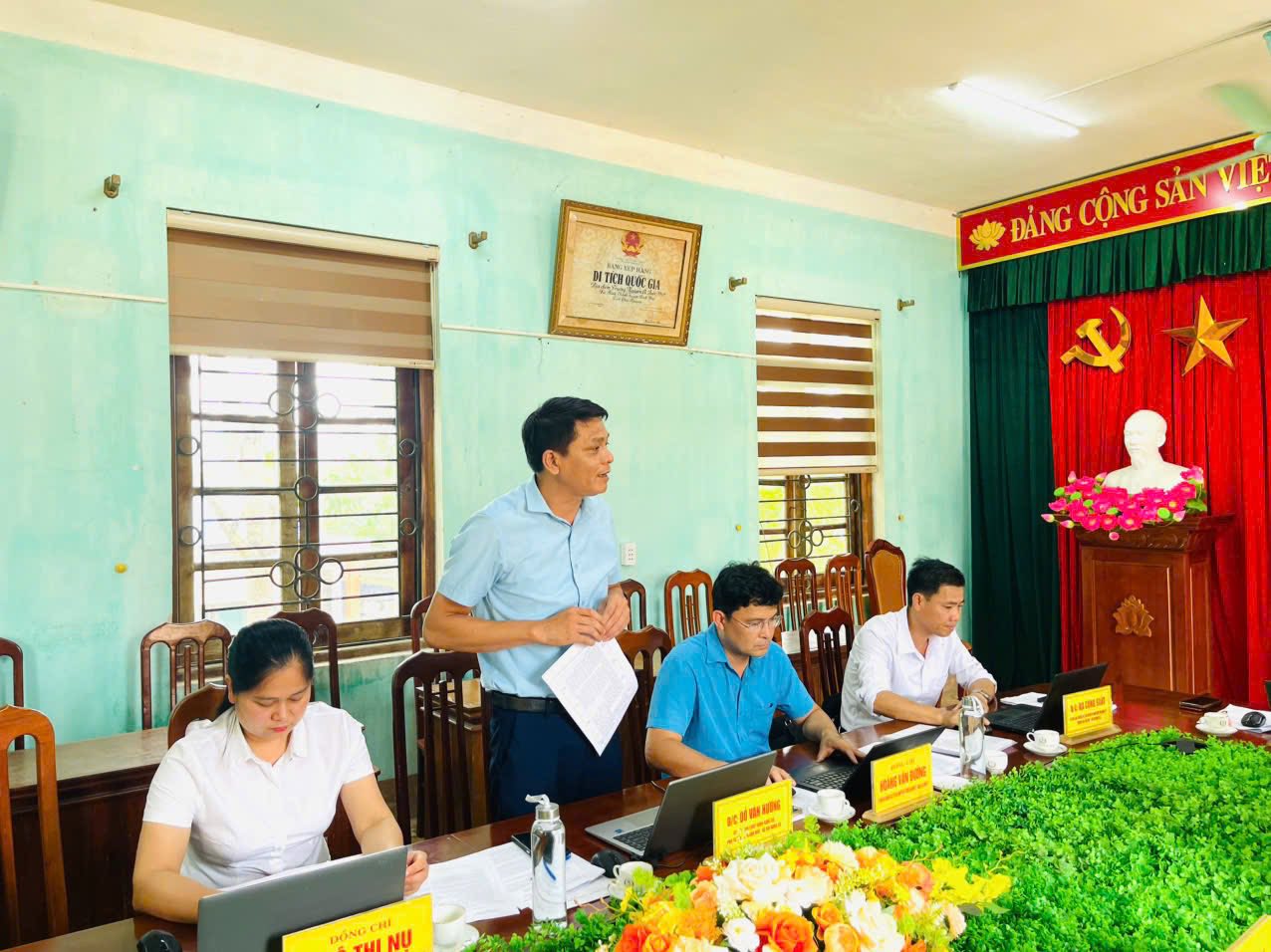 Anh-tin-bai
