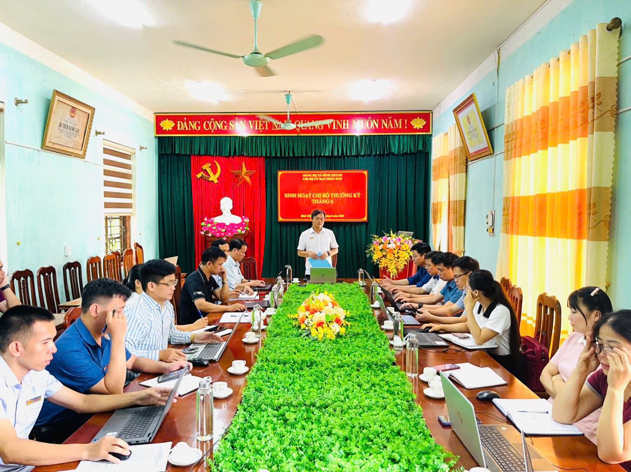 Anh-tin-bai
