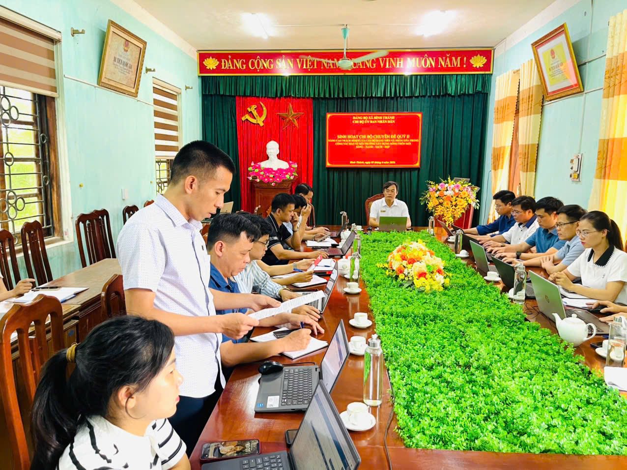 Anh-tin-bai