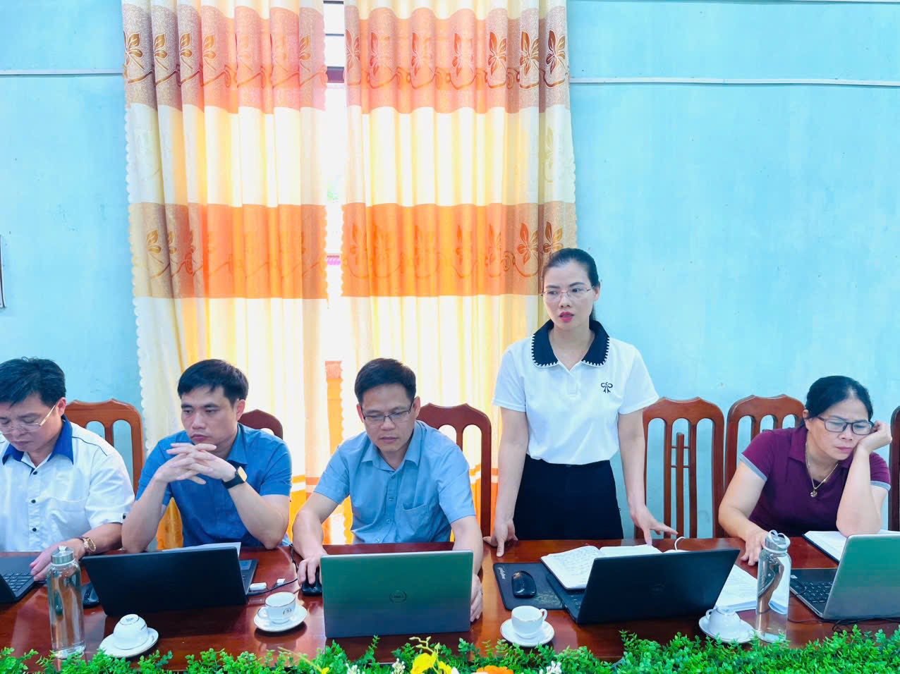 Anh-tin-bai