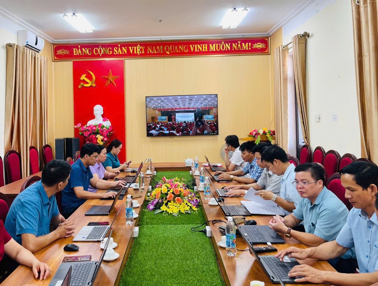 Anh-tin-bai