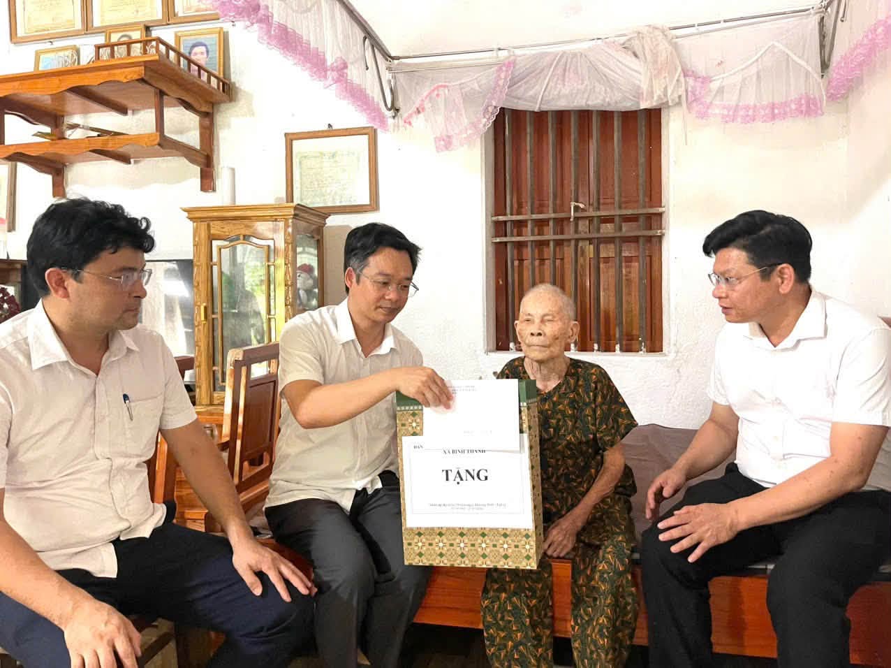 Anh-tin-bai