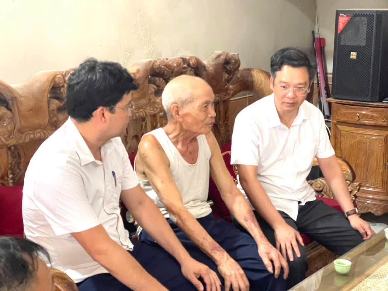 Anh-tin-bai
