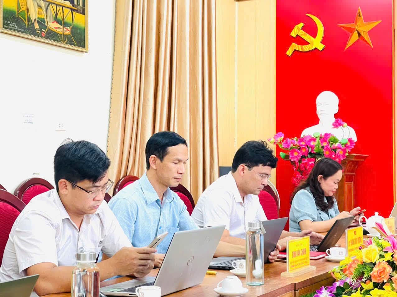 Anh-tin-bai