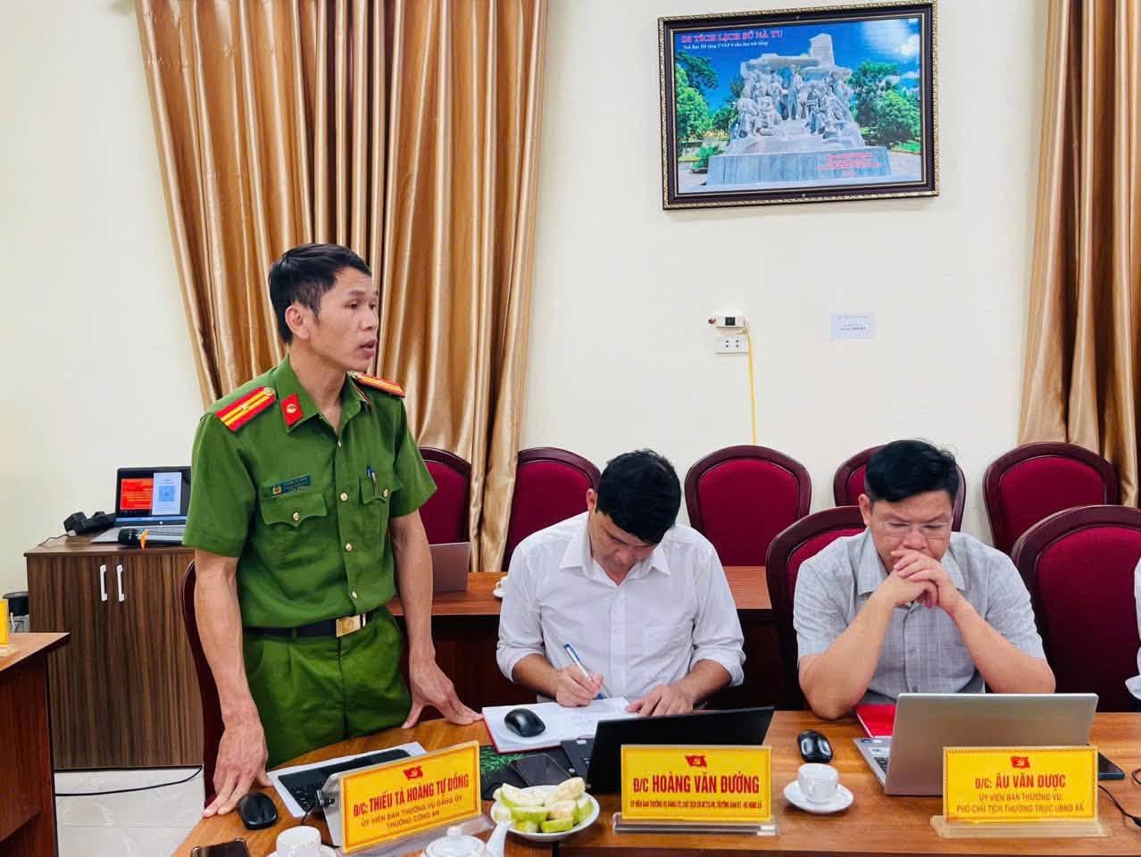 Anh-tin-bai