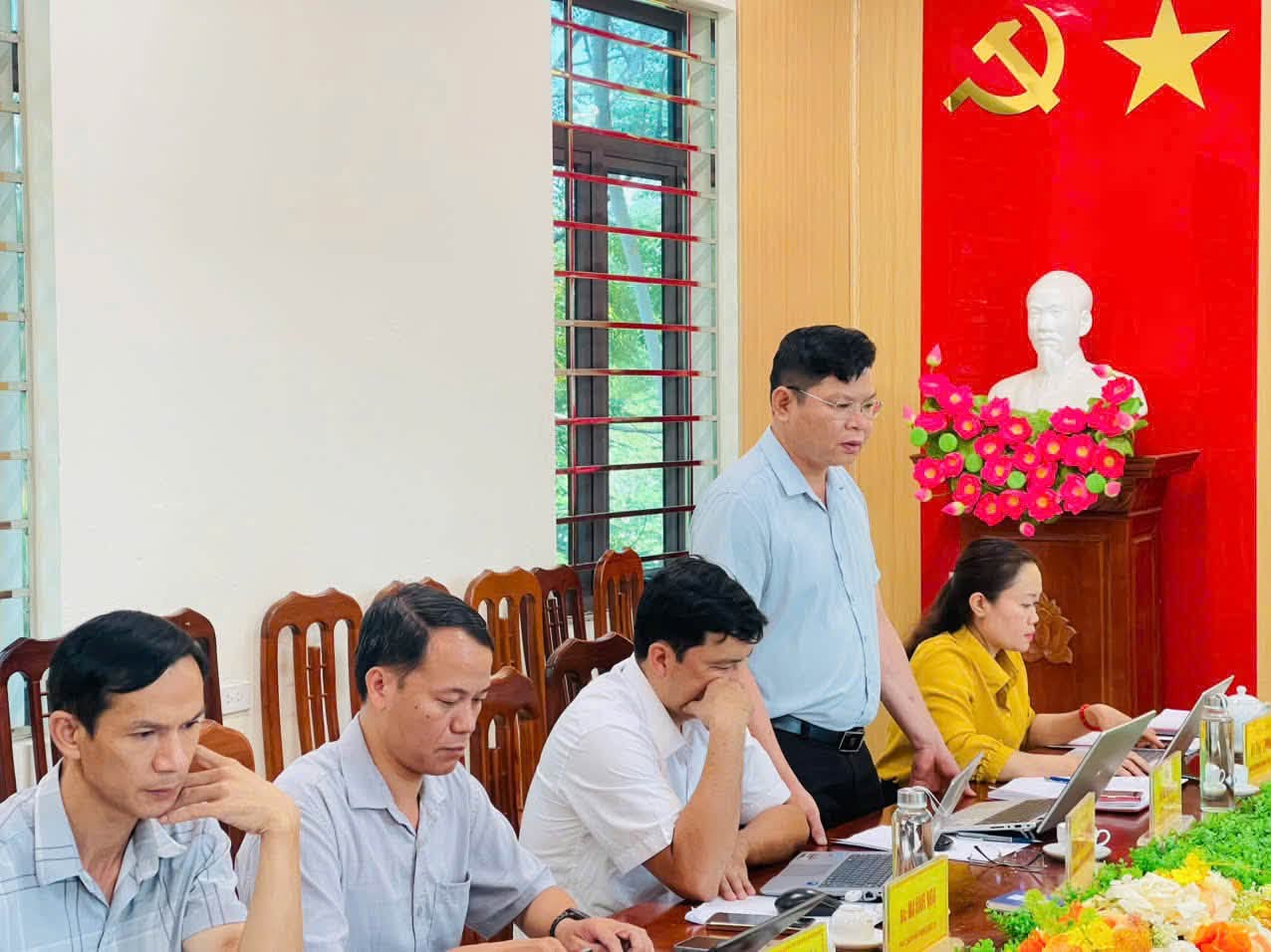 Anh-tin-bai