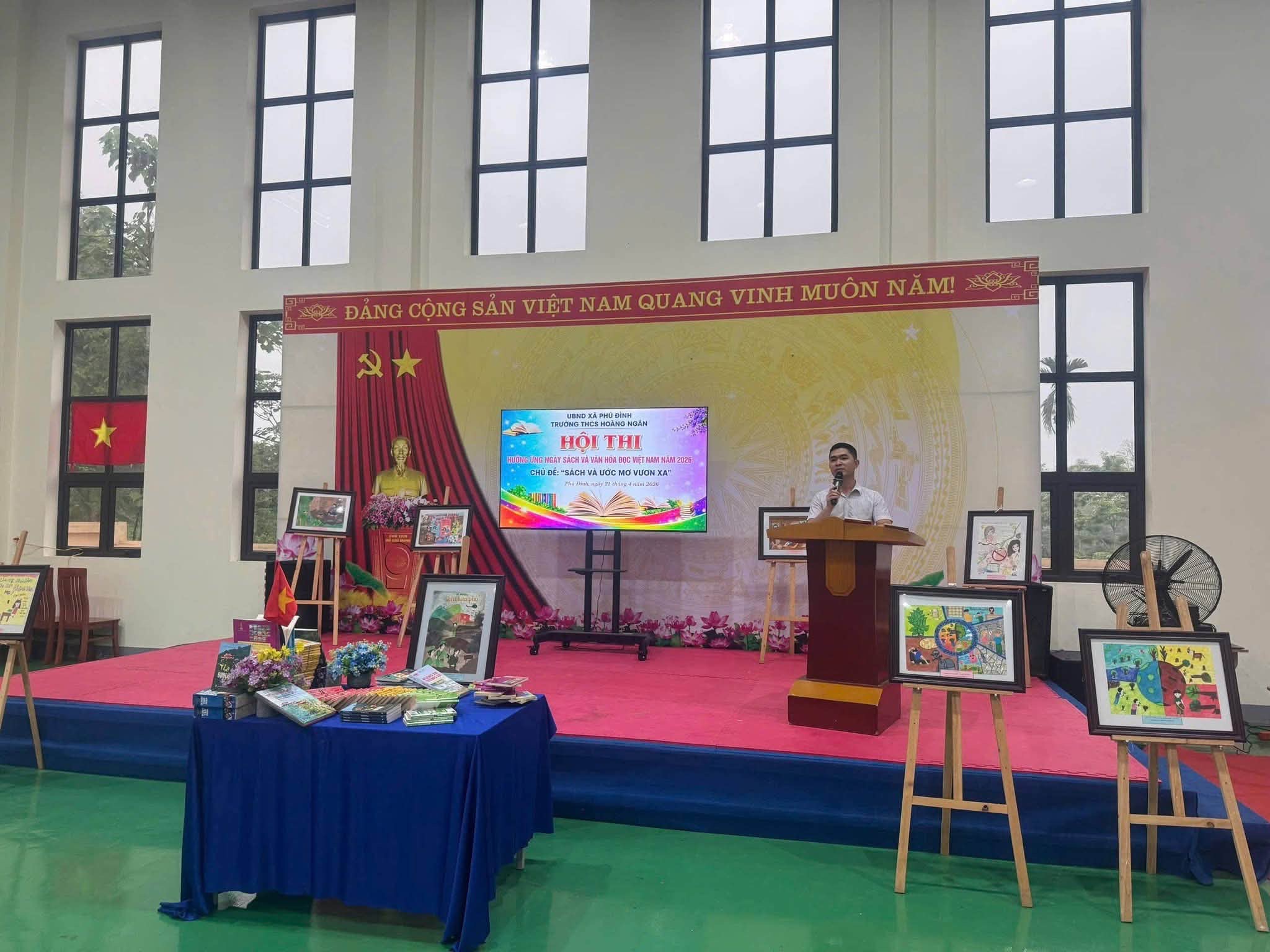 THCS HOÀNG NGÂN - TỔ CHỨC HỘI THI VẼ TRANH THEO SÁCH