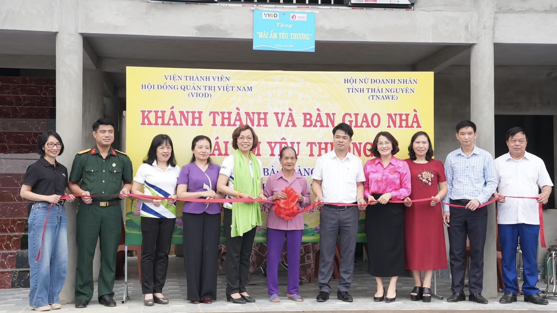 Khánh thành và bàn giao nhà “Mái ấm yêu thương” tại xã Phú Đình