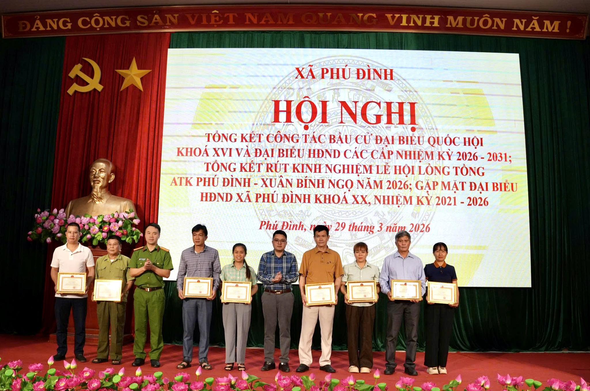Anh-tin-bai