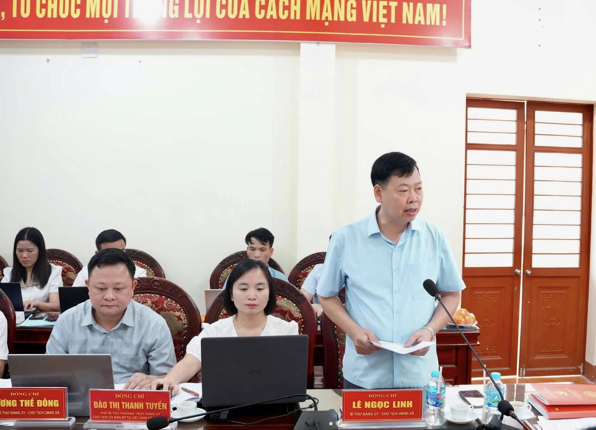 Anh-tin-bai