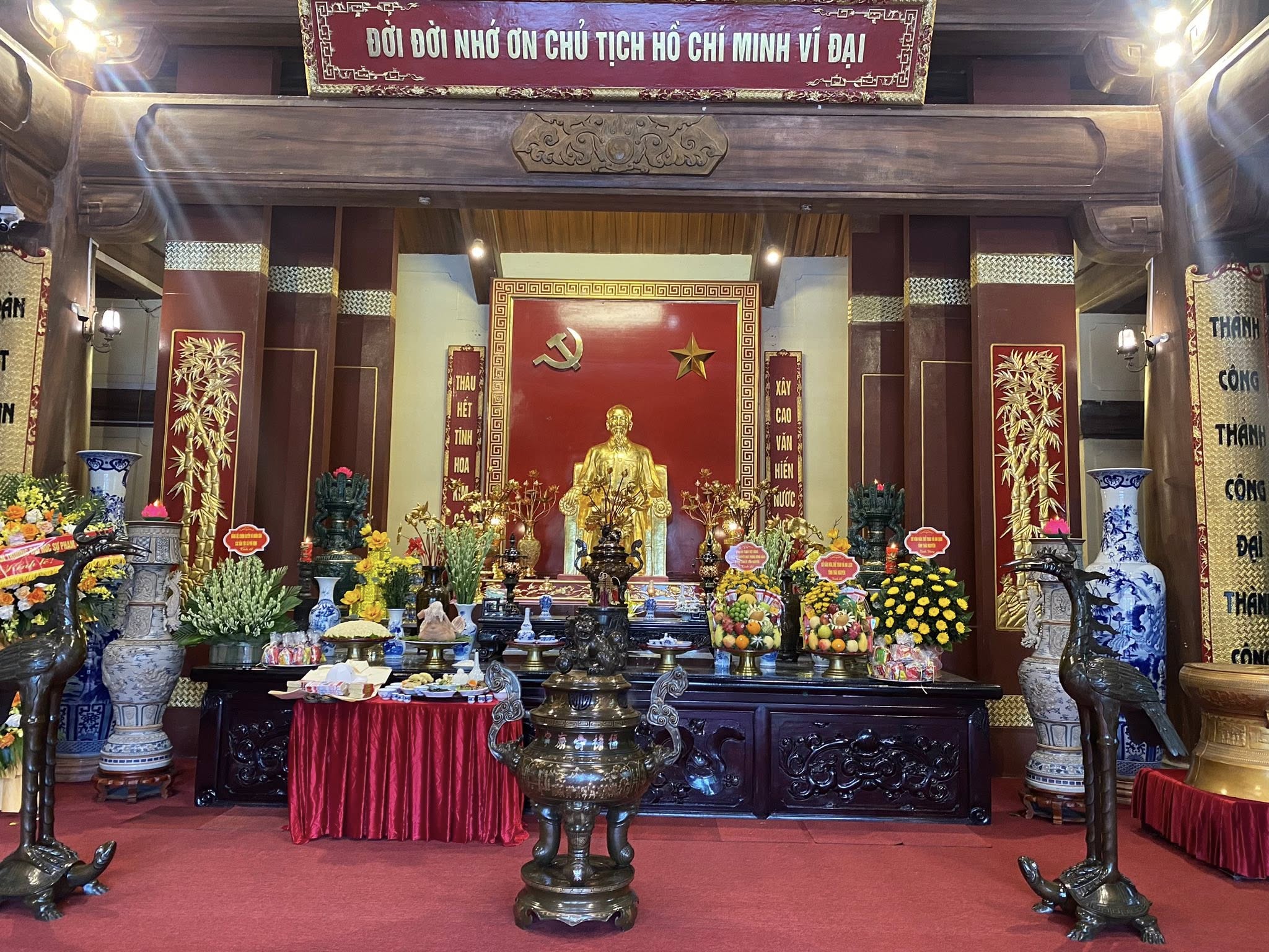 Anh-tin-bai