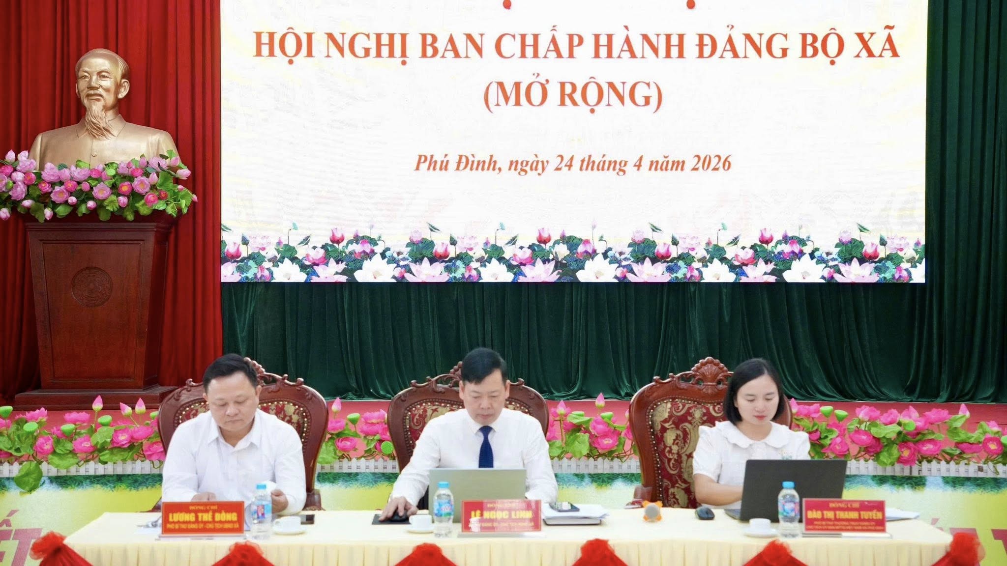 Anh-tin-bai