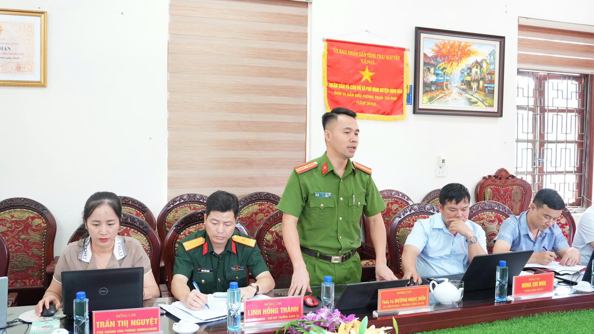 Anh-tin-bai