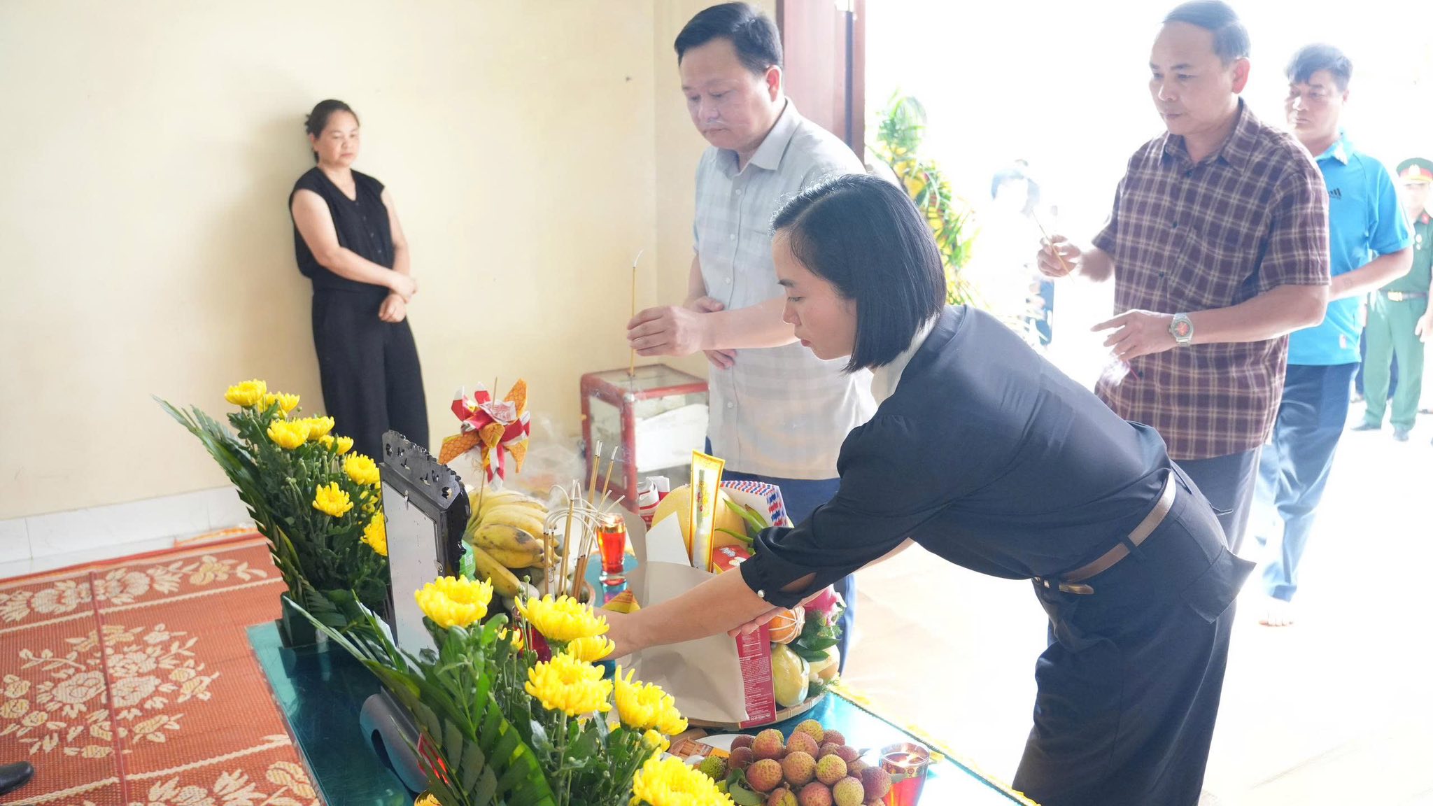 Anh-tin-bai