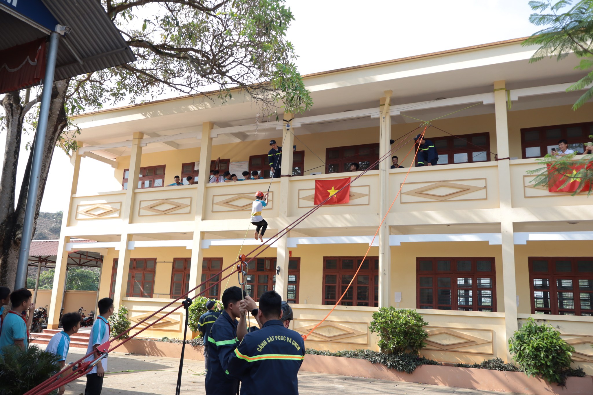 Anh-tin-bai