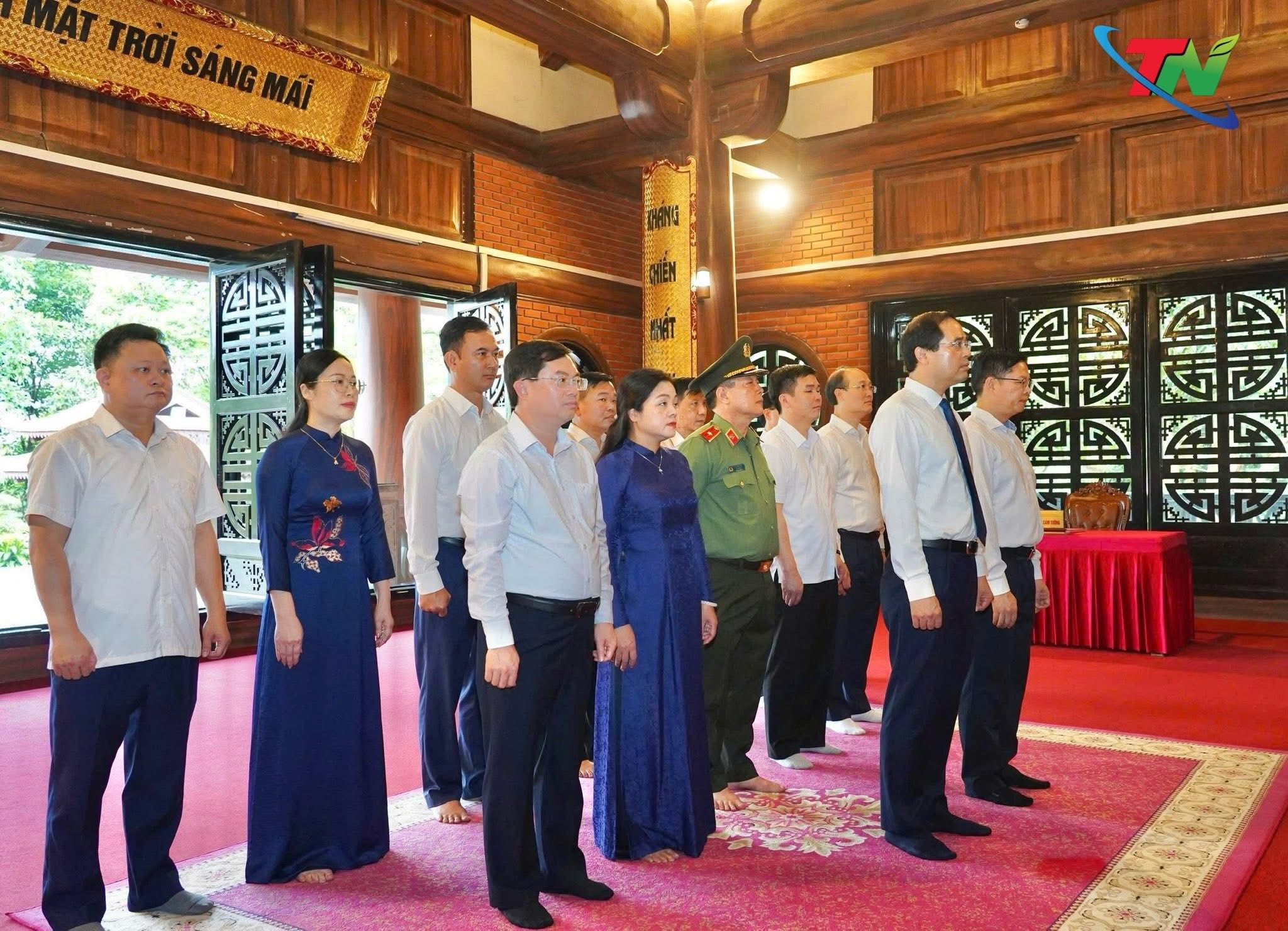 Anh-tin-bai