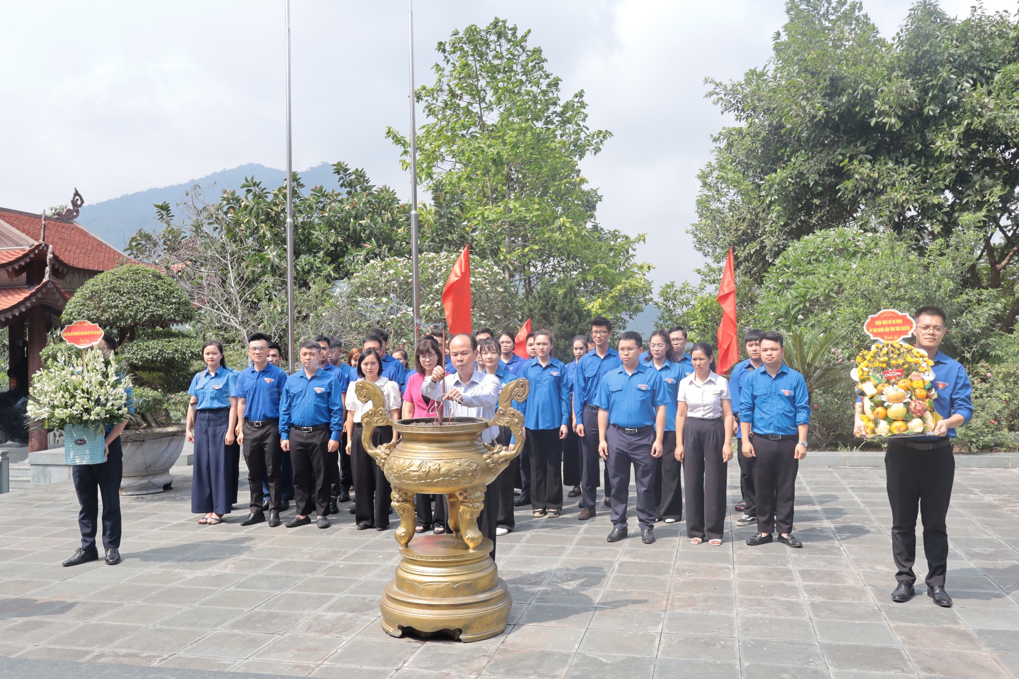 Anh-tin-bai