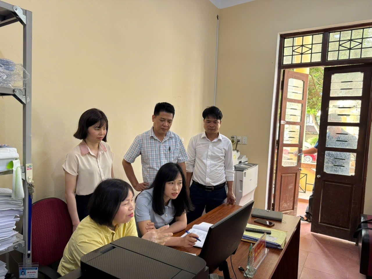 Anh-tin-bai
