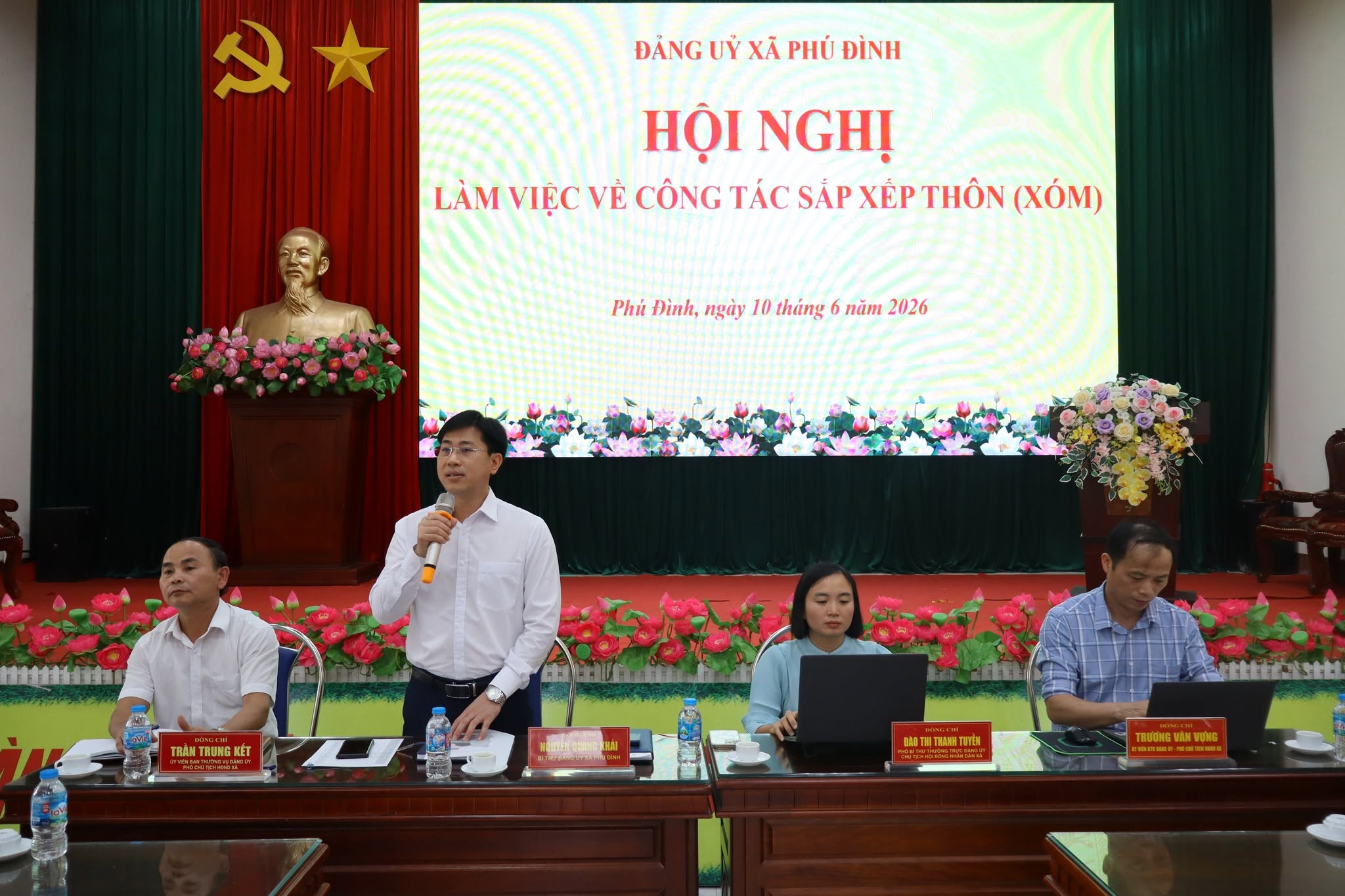 Anh-tin-bai