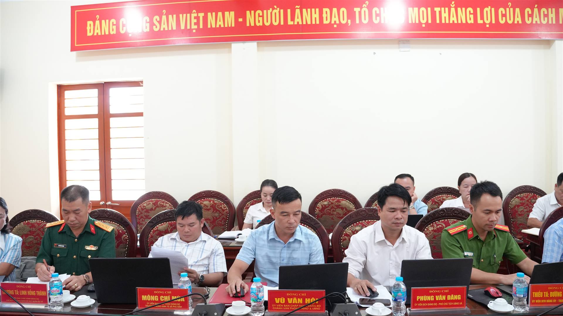 Anh-tin-bai
