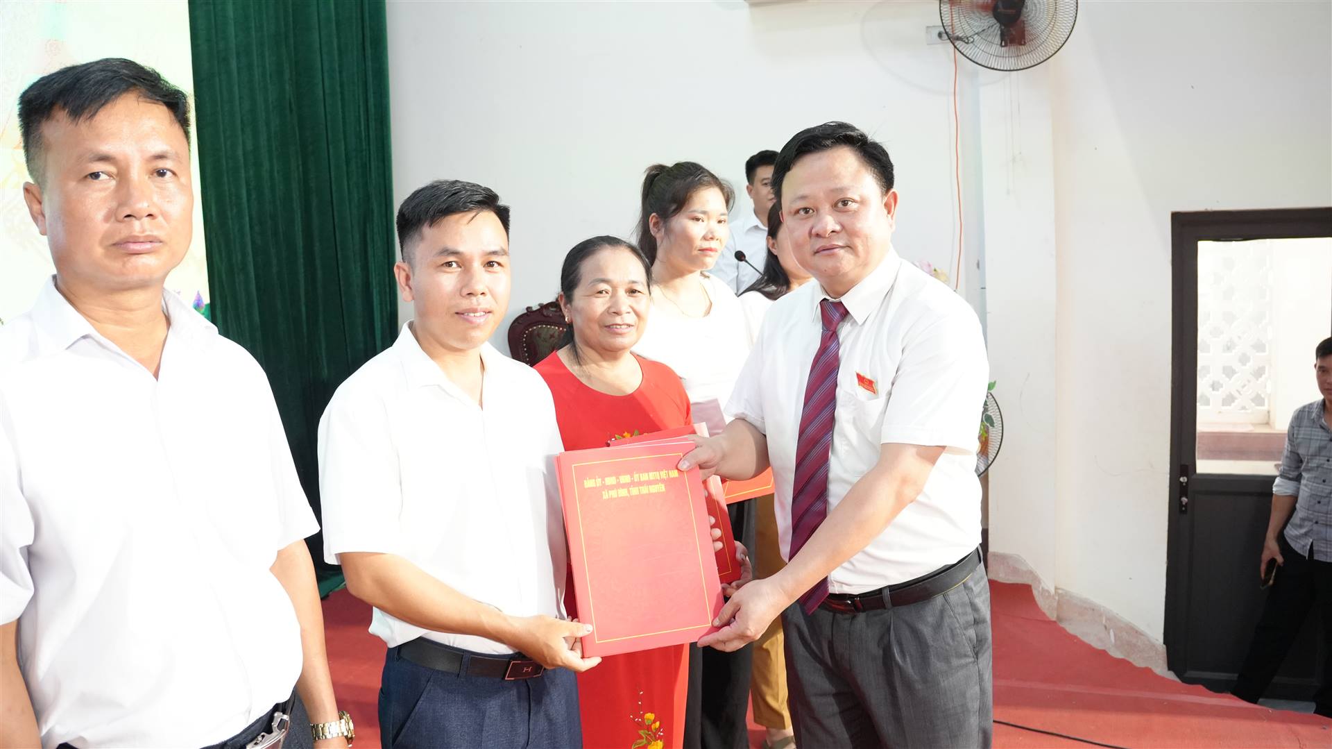Anh-tin-bai