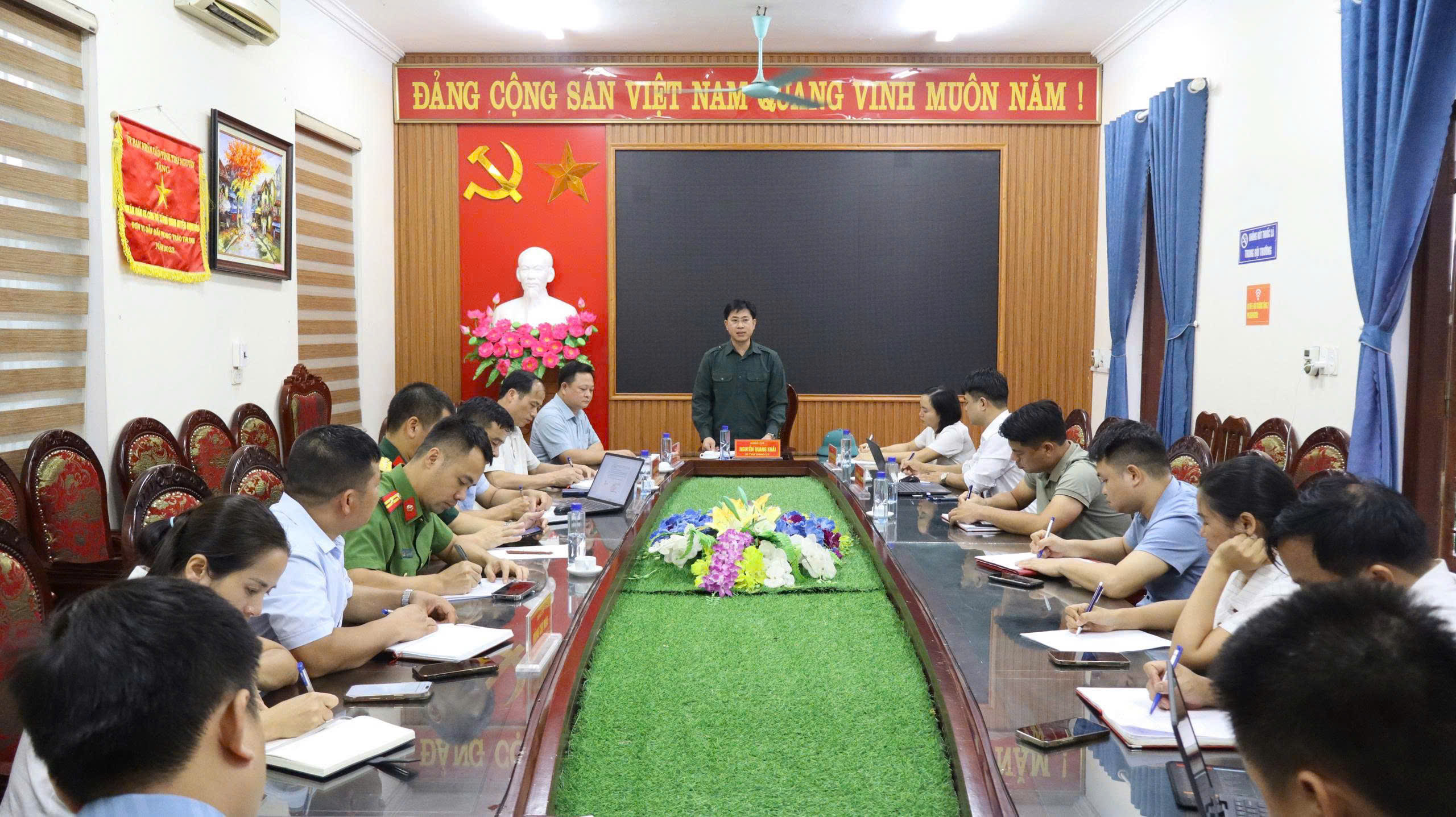 Anh-tin-bai