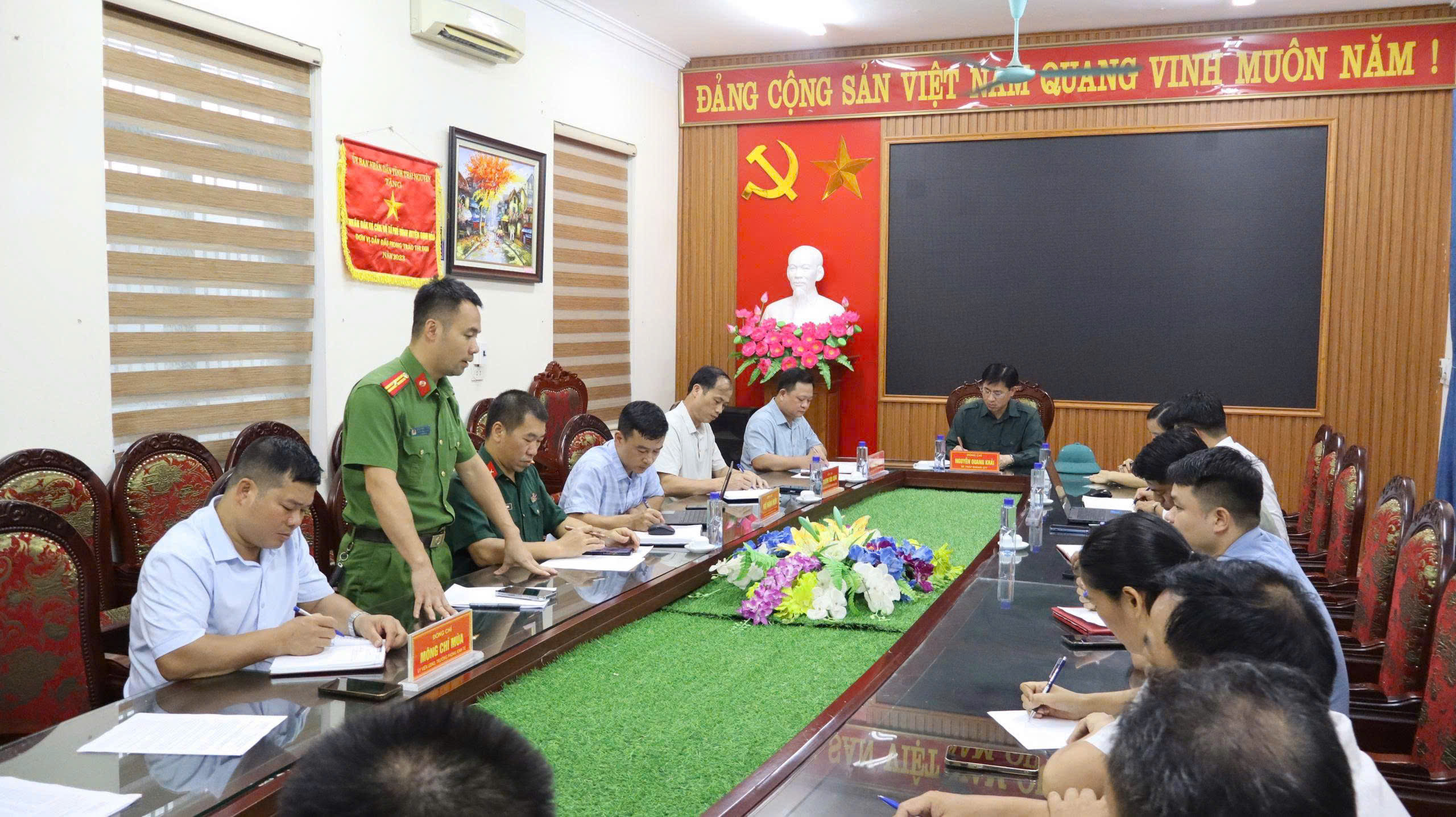 Anh-tin-bai