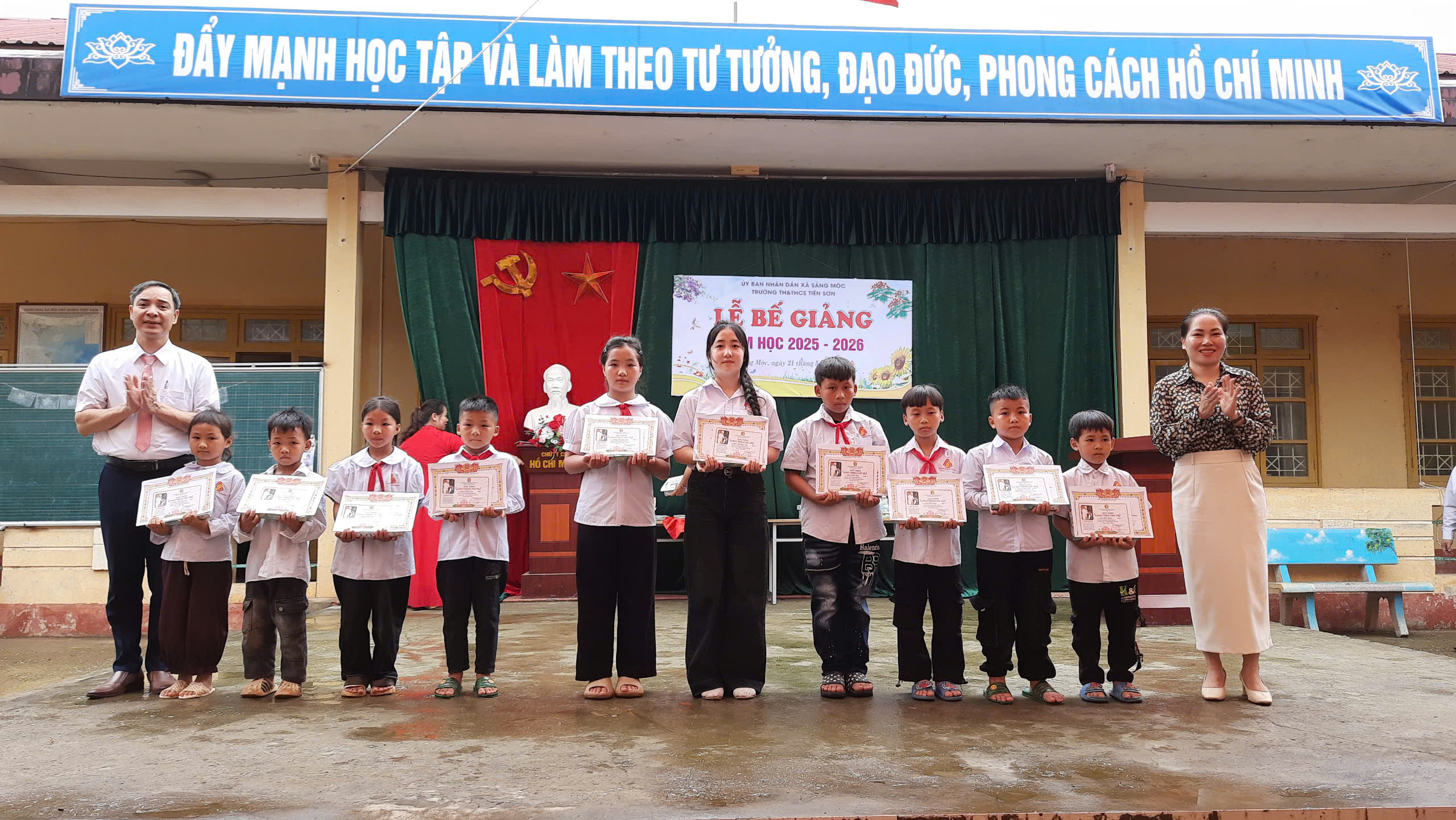 Anh-tin-bai