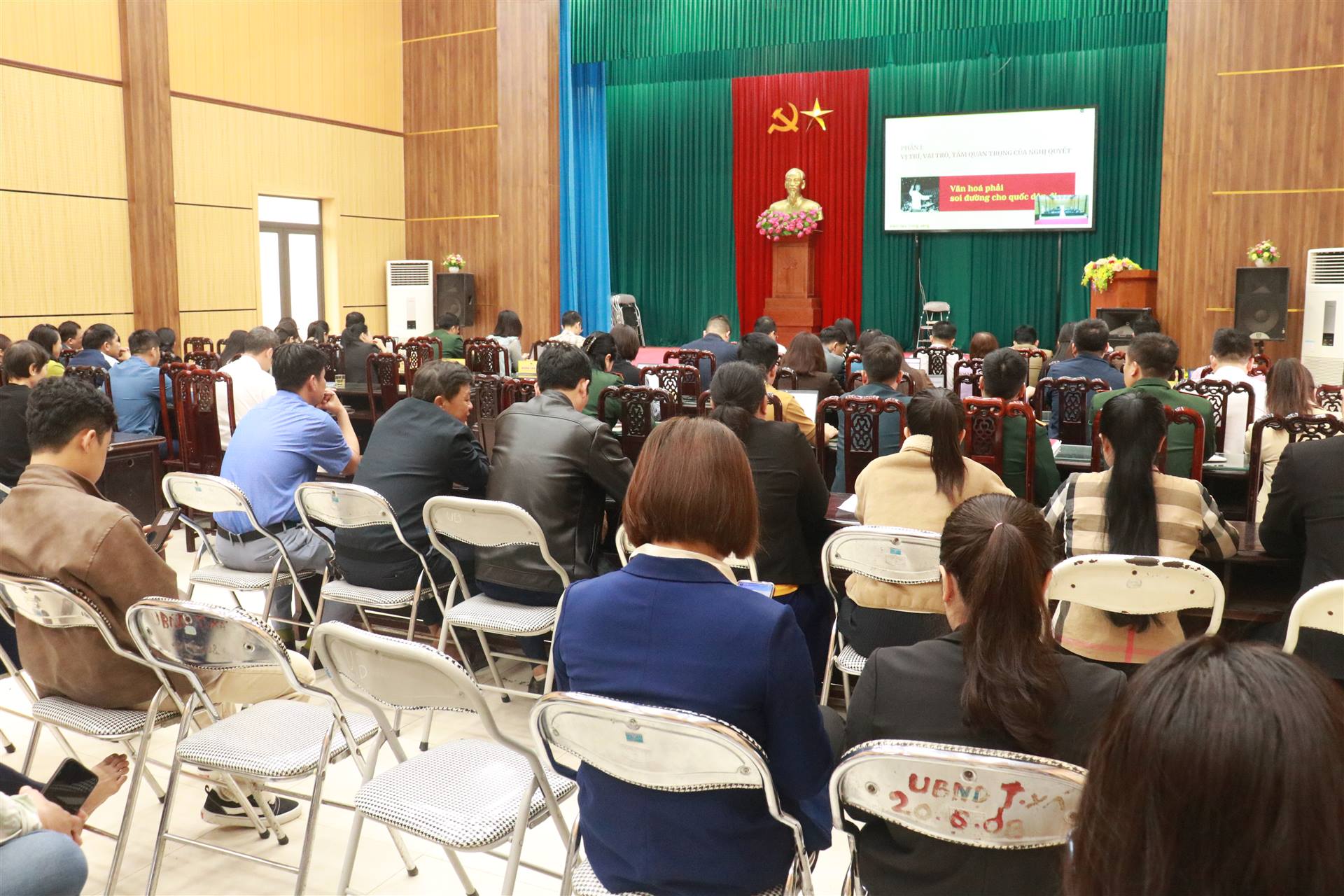 XÃ TRÀNG XÁ THAM DỰ HỘI NGHỊ TRỰC TUYẾN TOÀN QUỐC QUÁN TRIỆT NGHỊ QUYẾT 79-NQ/TW VÀ 80-NQ/TW CỦA BỘ CHÍNH TRỊ