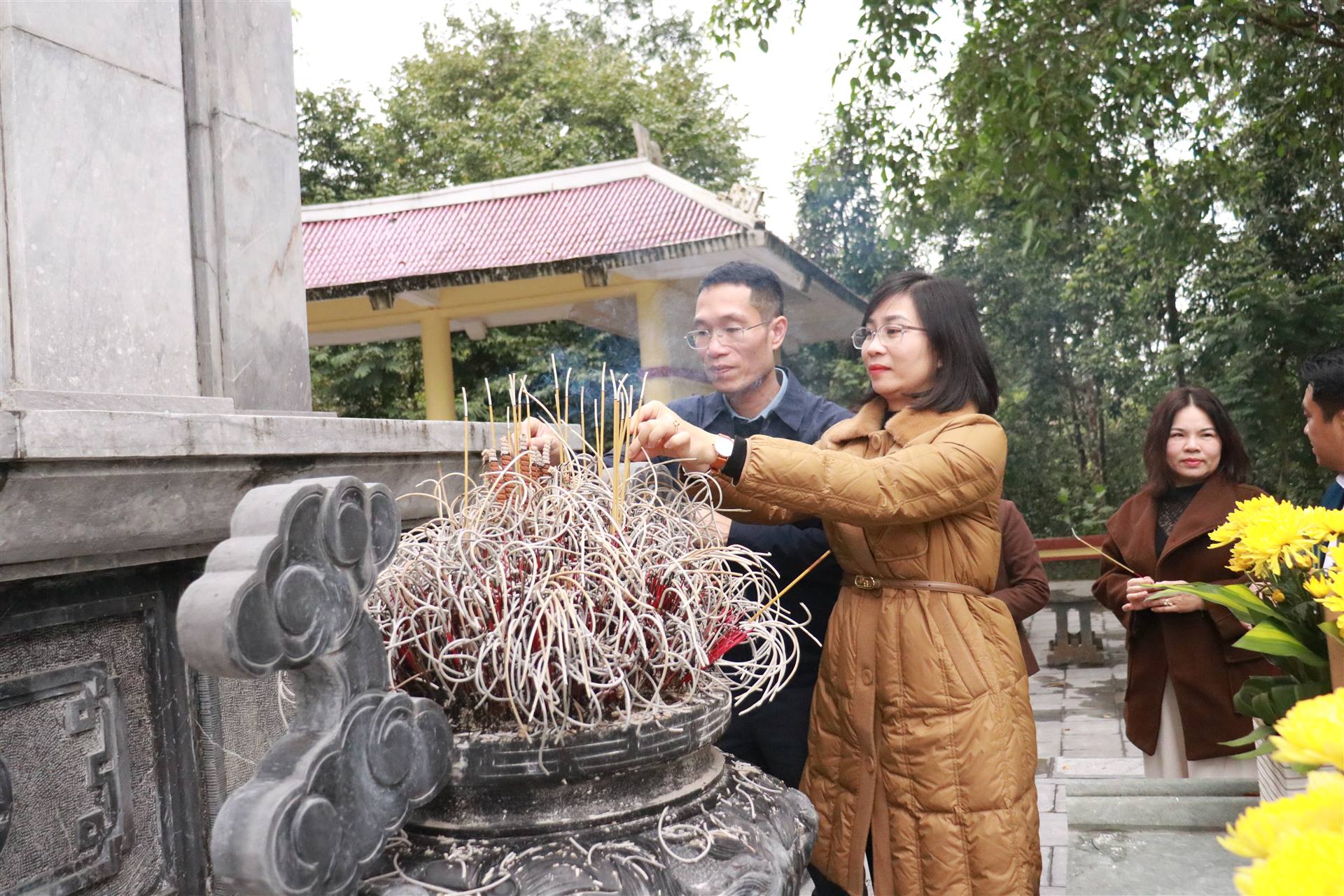 Anh-tin-bai