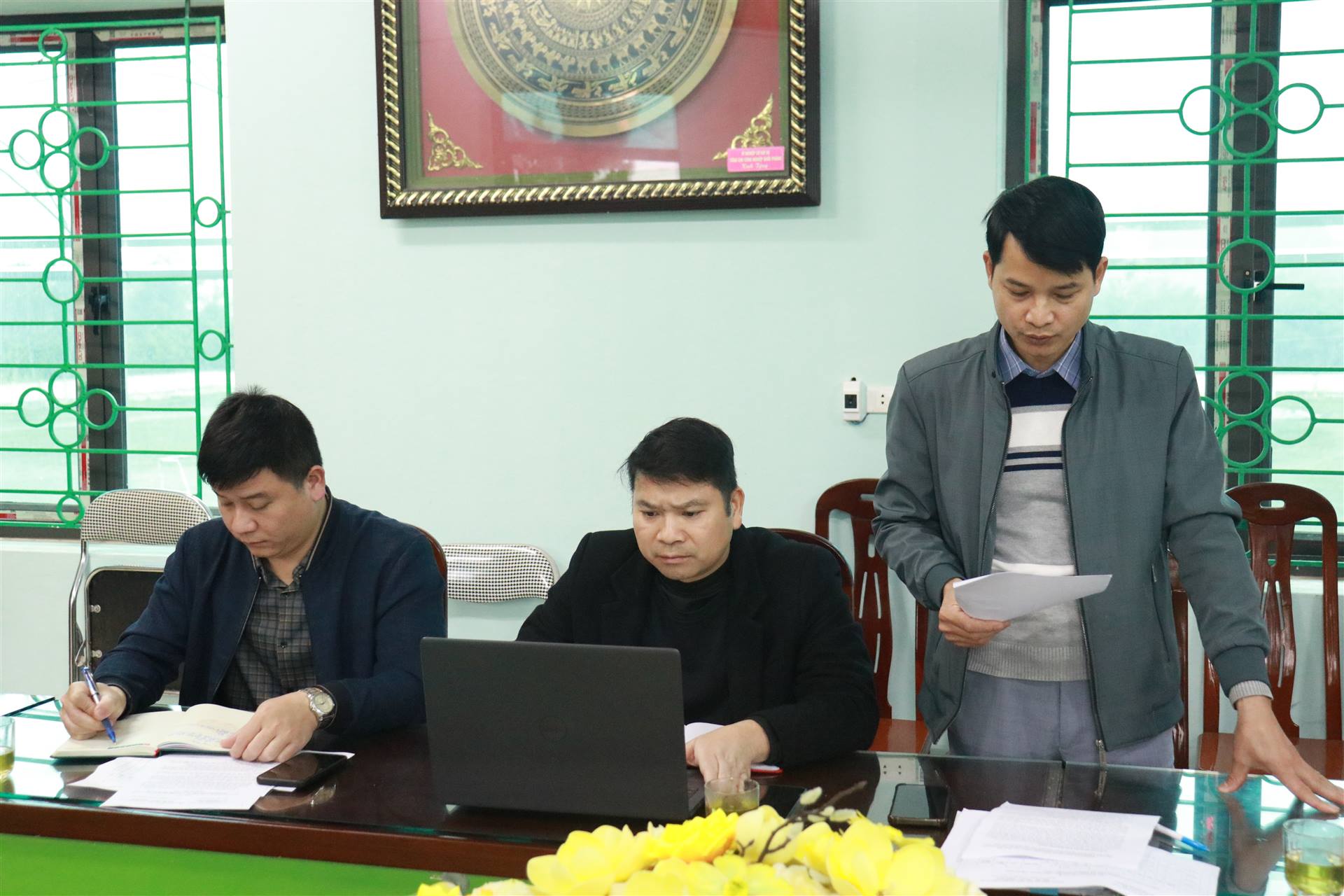 Anh-tin-bai