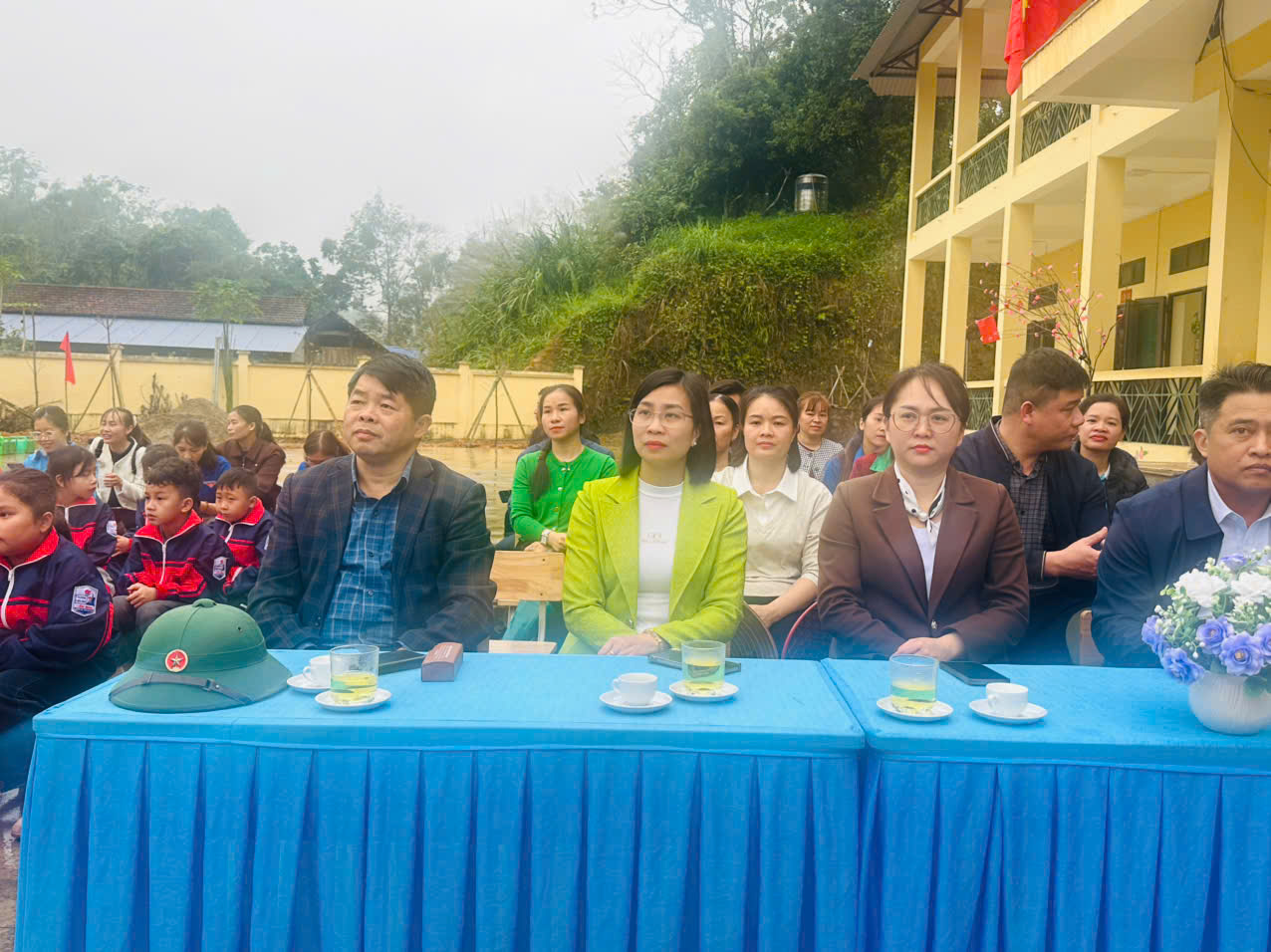 Anh-tin-bai