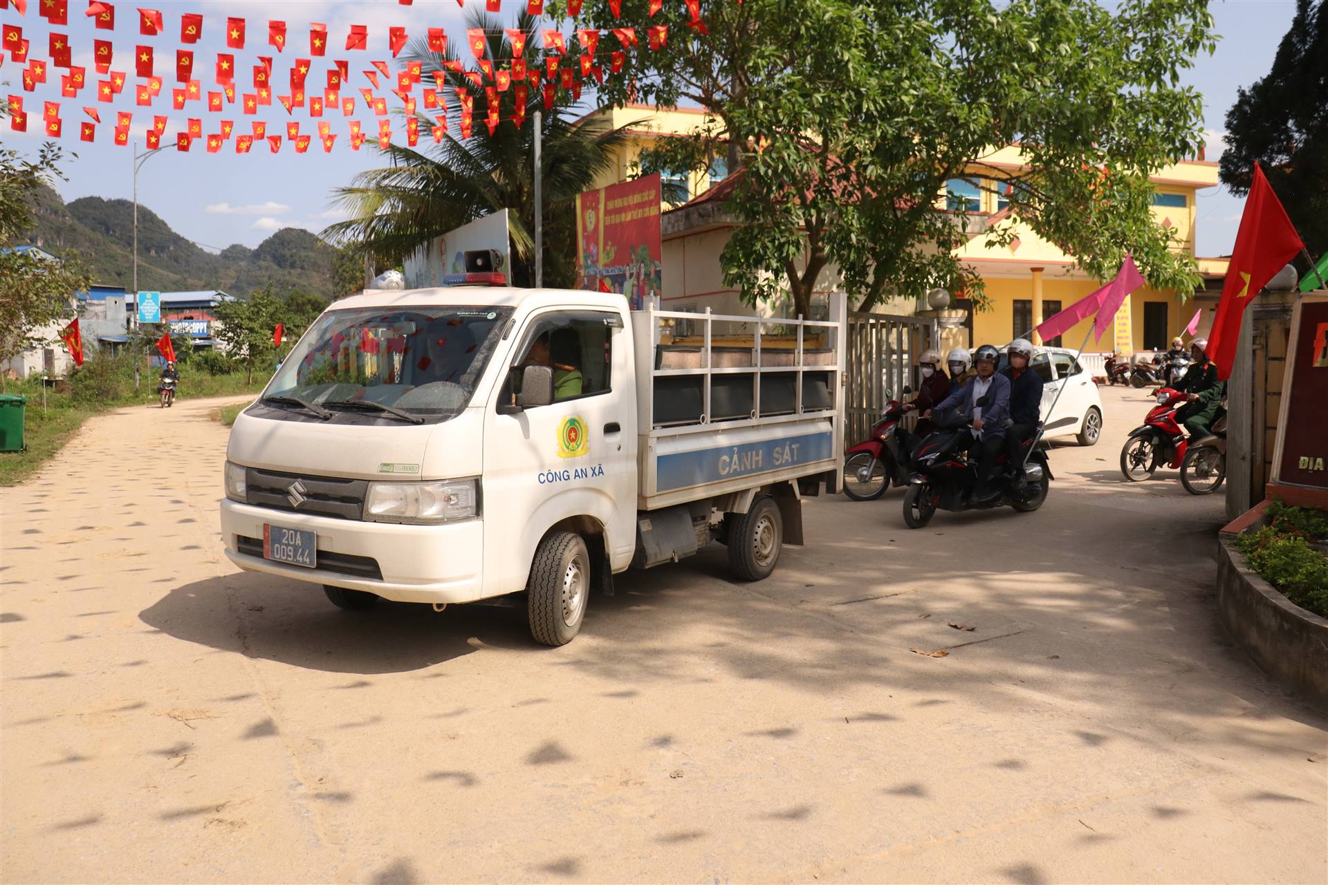 Anh-tin-bai