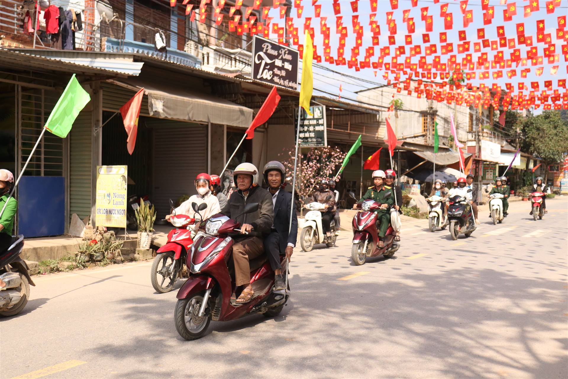 Anh-tin-bai