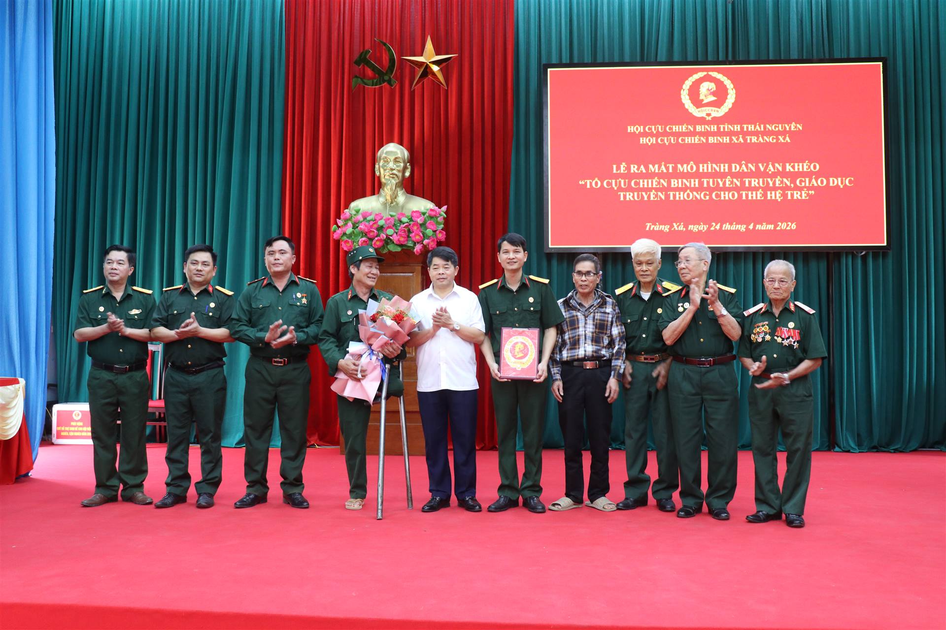 Anh-tin-bai