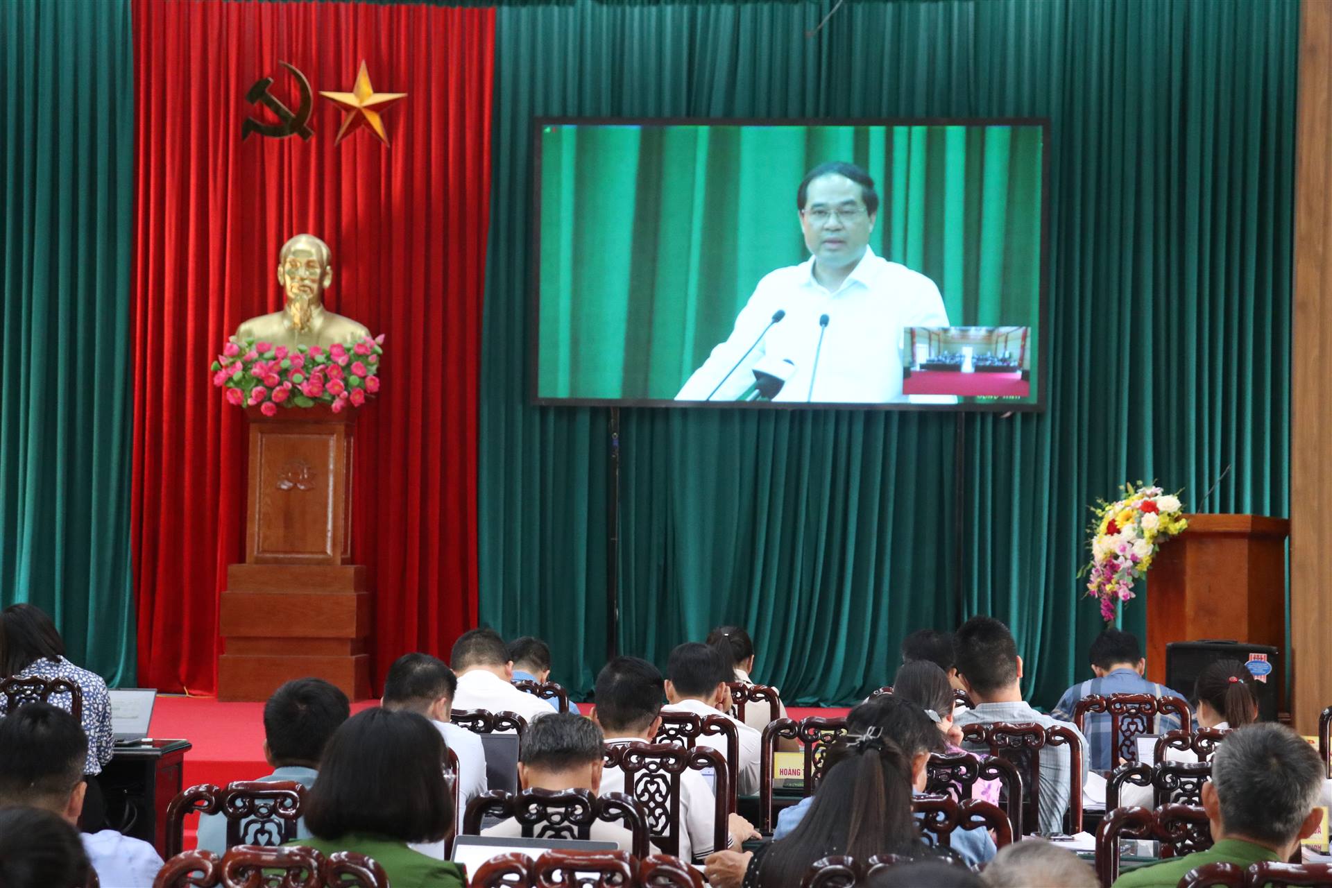 Anh-tin-bai