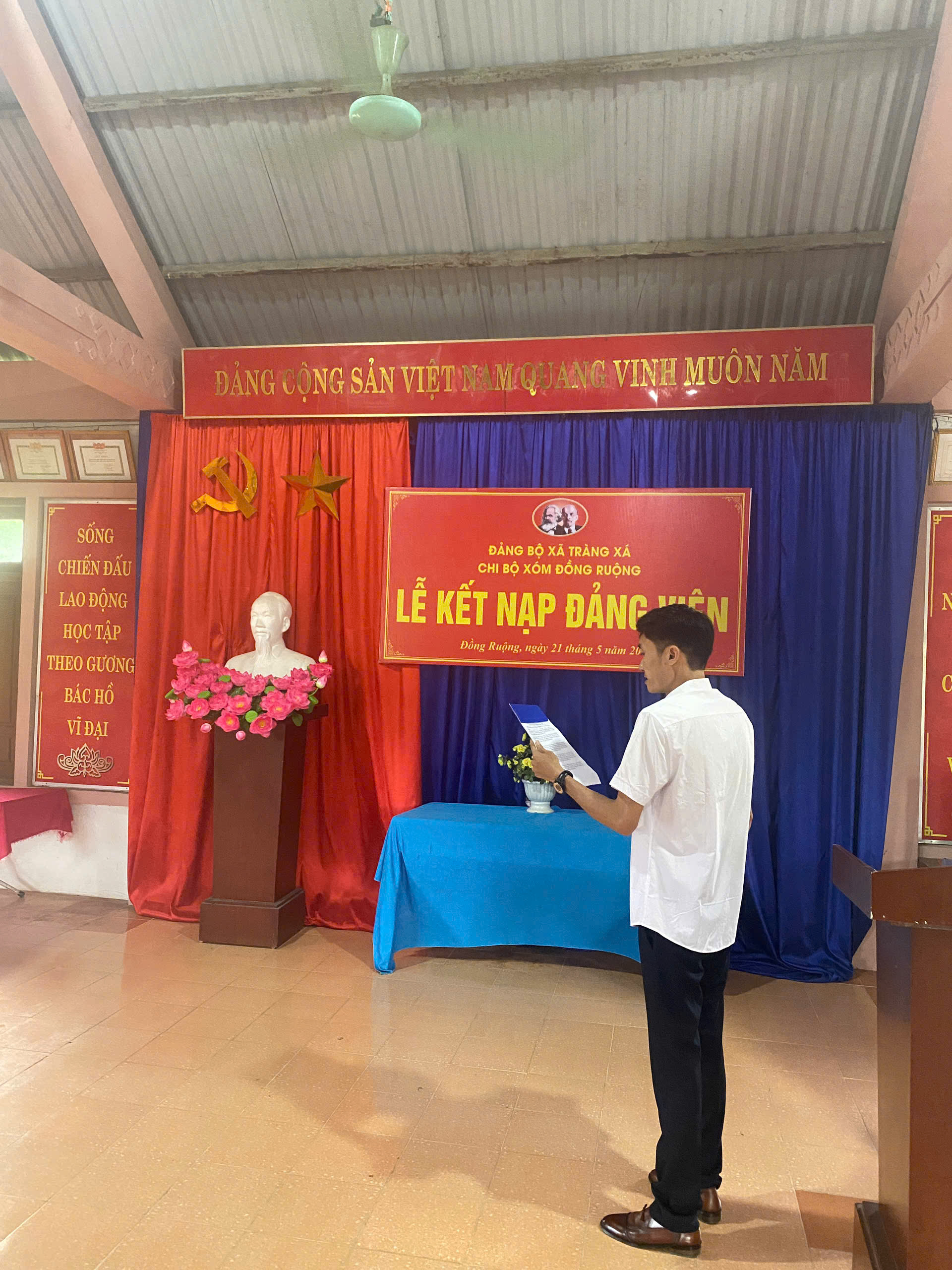 Anh-tin-bai