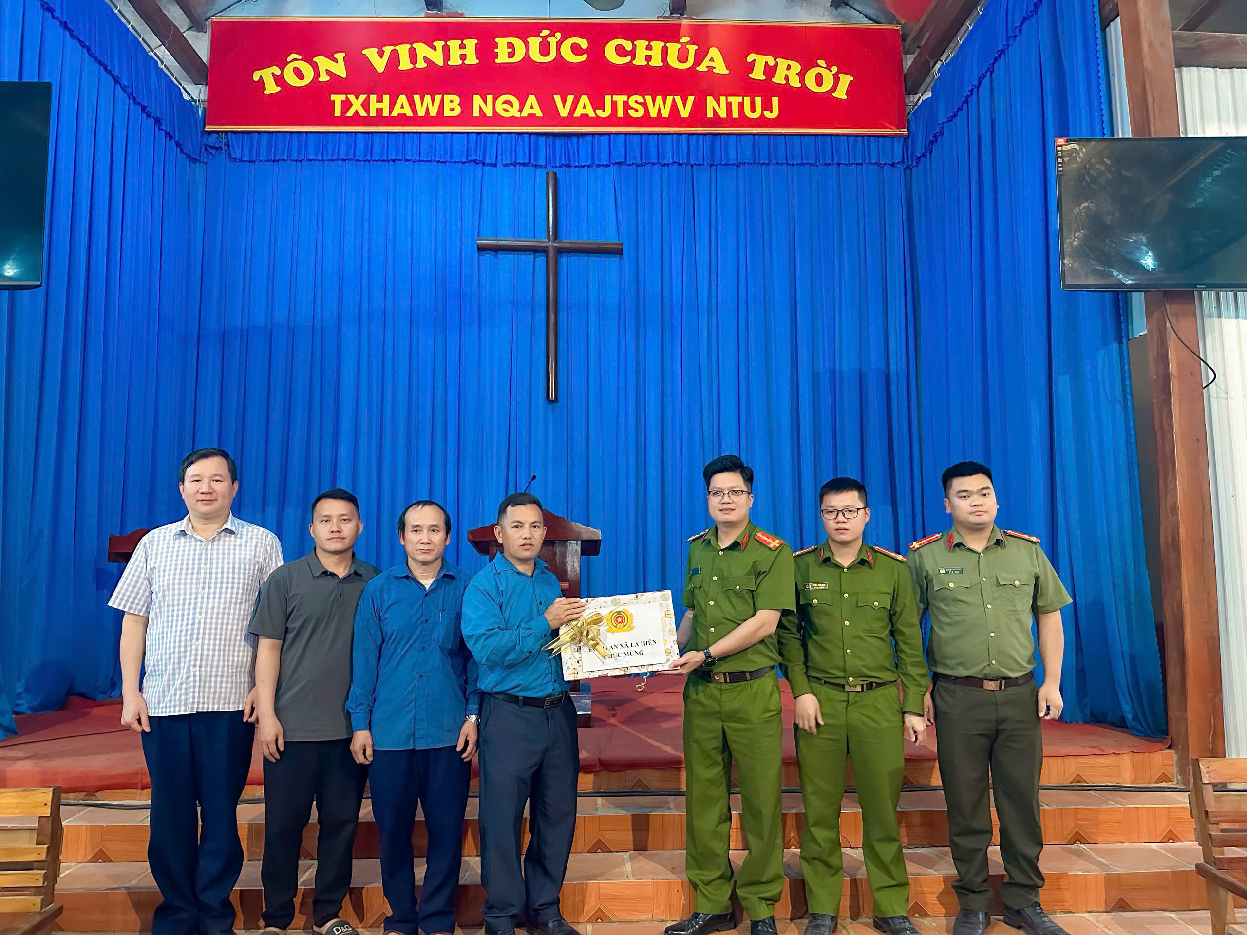 Anh-tin-bai