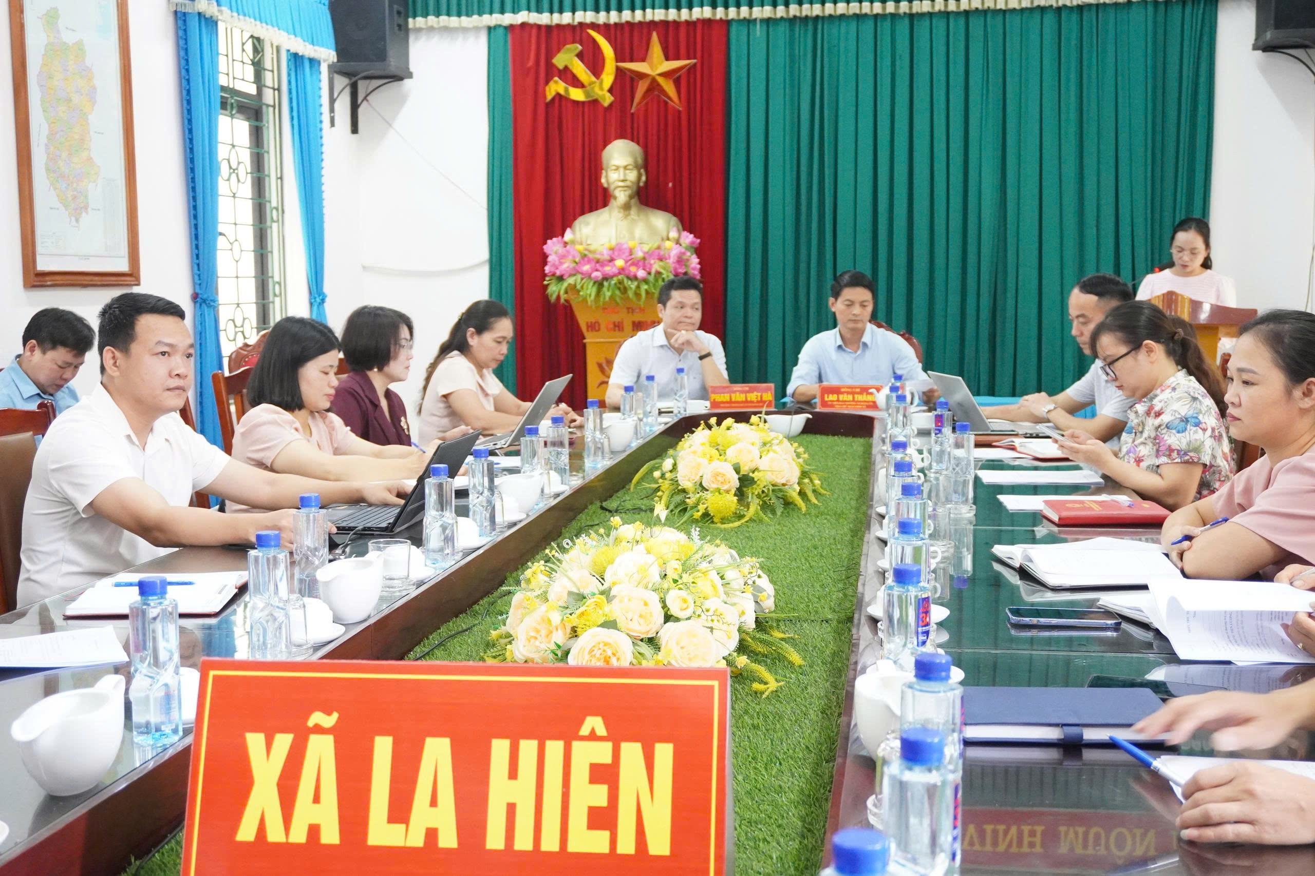 Anh-tin-bai